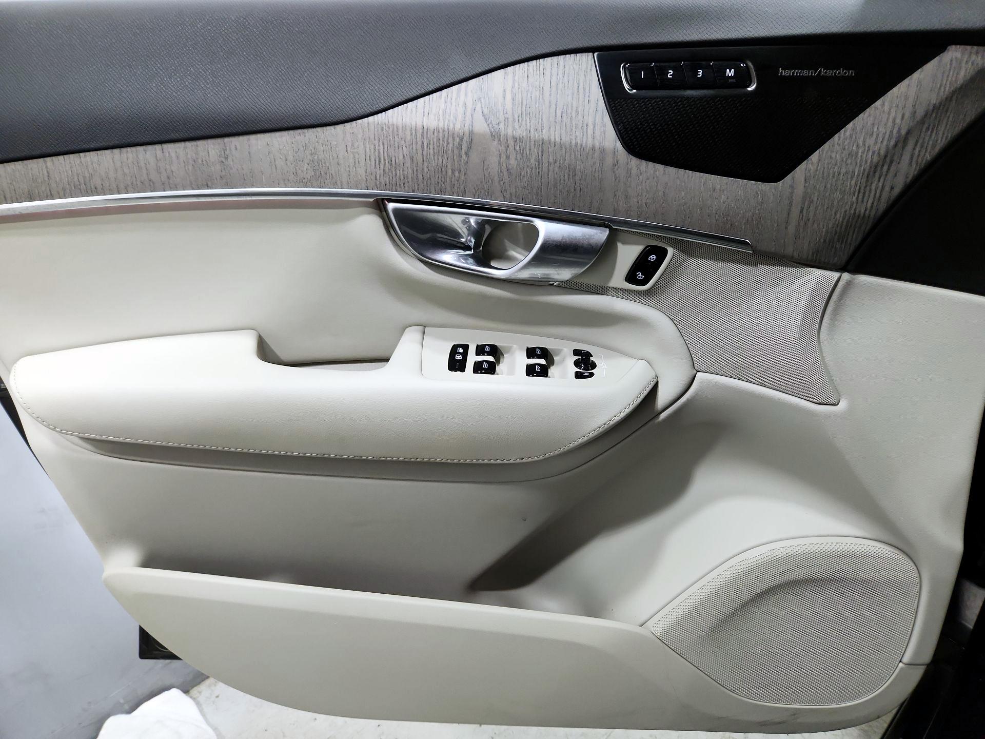 Thumbnail: 2023 Volvo XC90 - 12