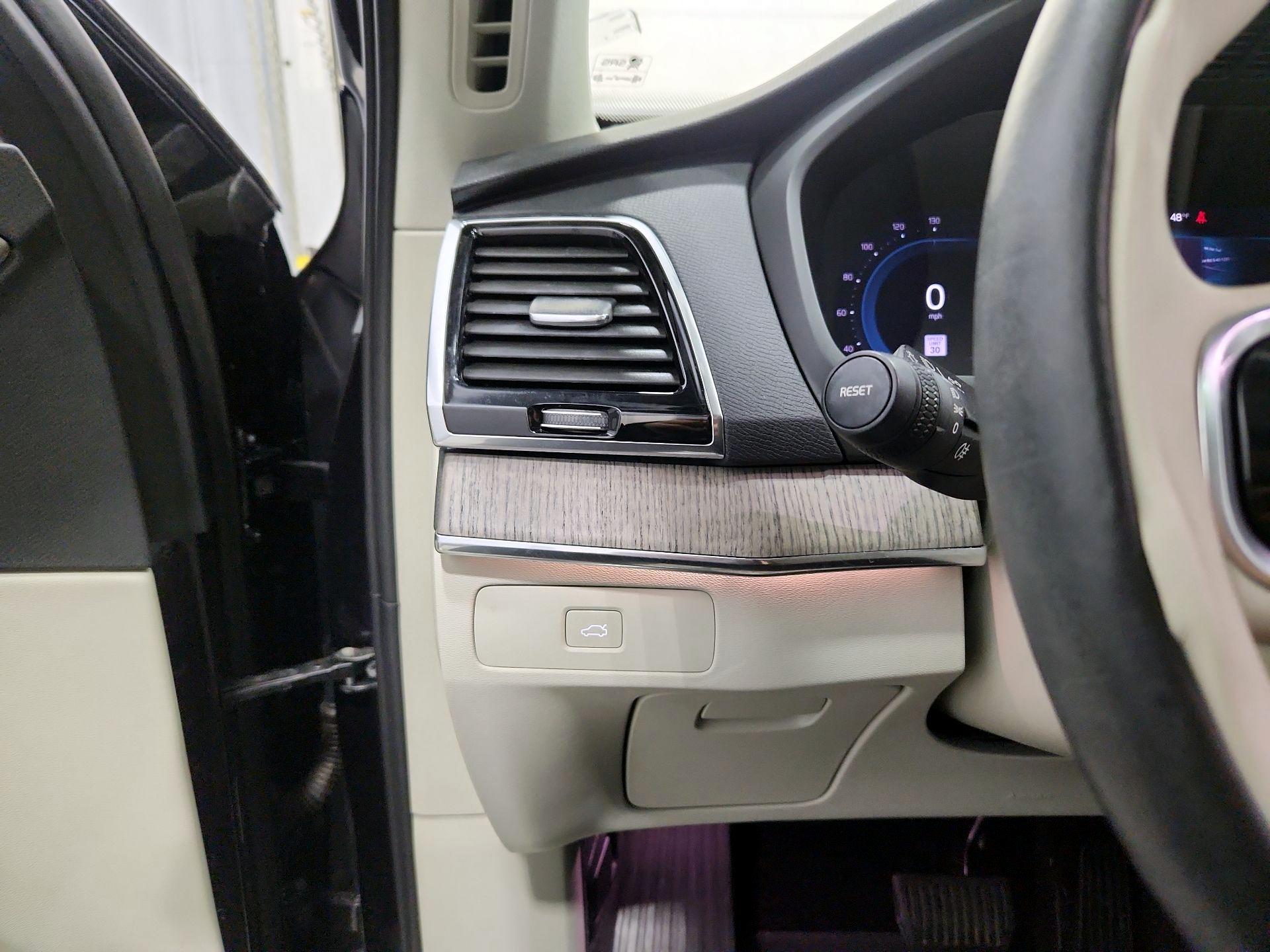 Thumbnail: 2023 Volvo XC90 - 13