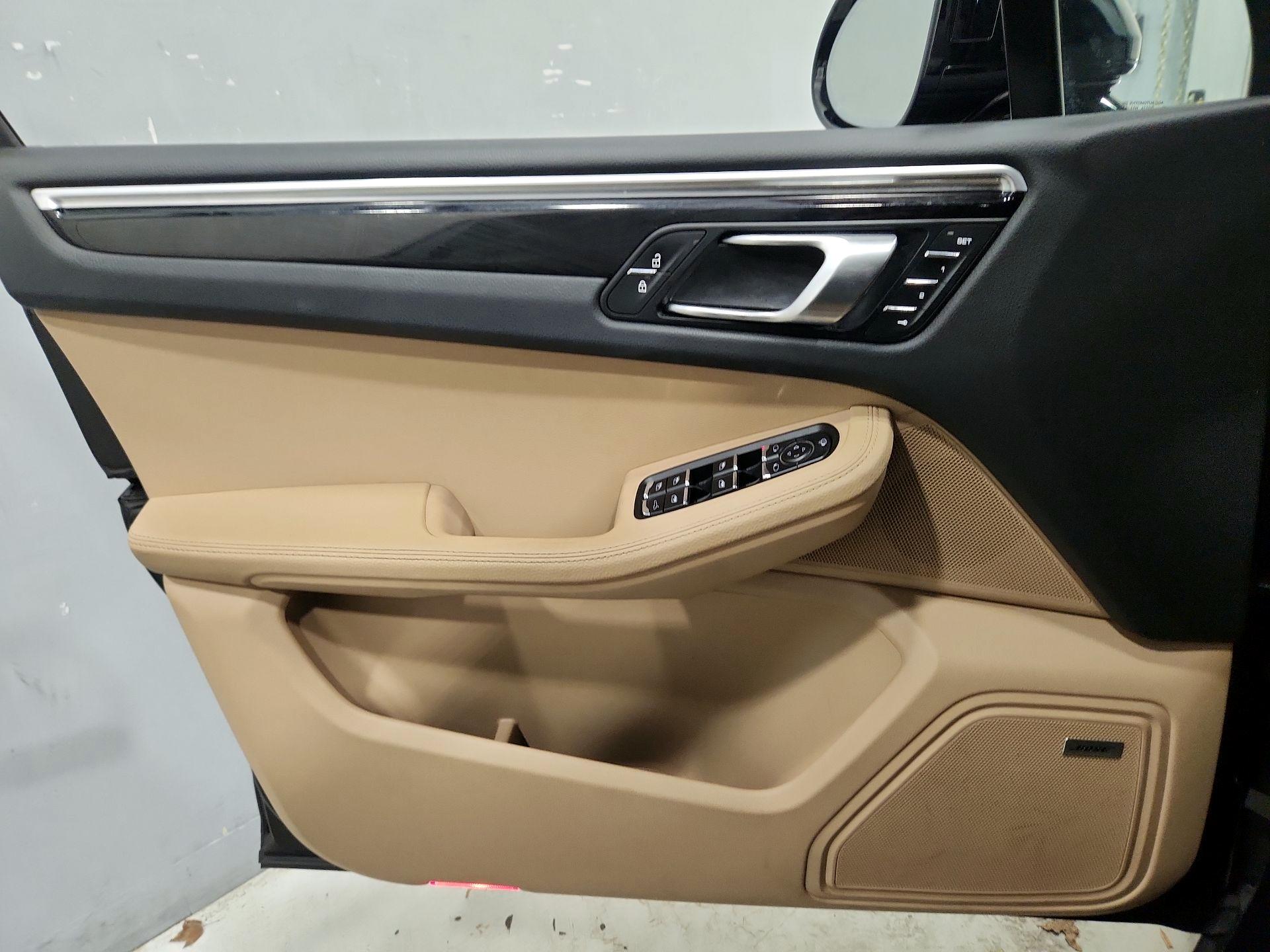 Thumbnail: 2022 Porsche Macan - 12