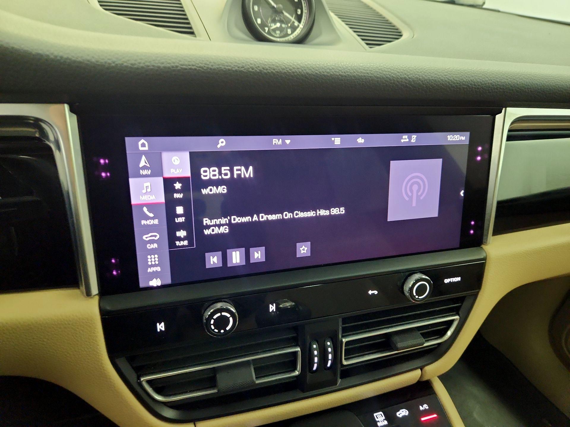 Thumbnail: 2022 Porsche Macan - 15