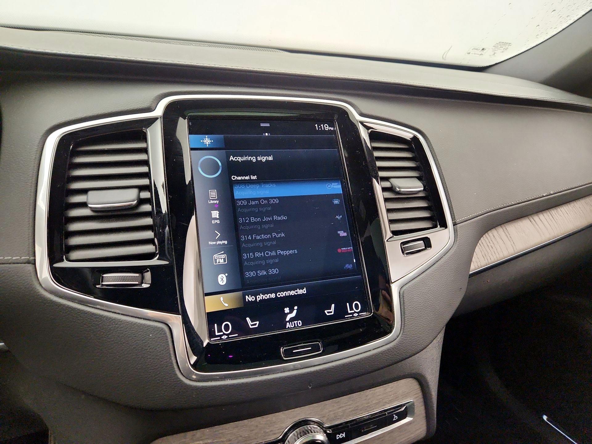 Thumbnail: 2022 Volvo XC90 - 16