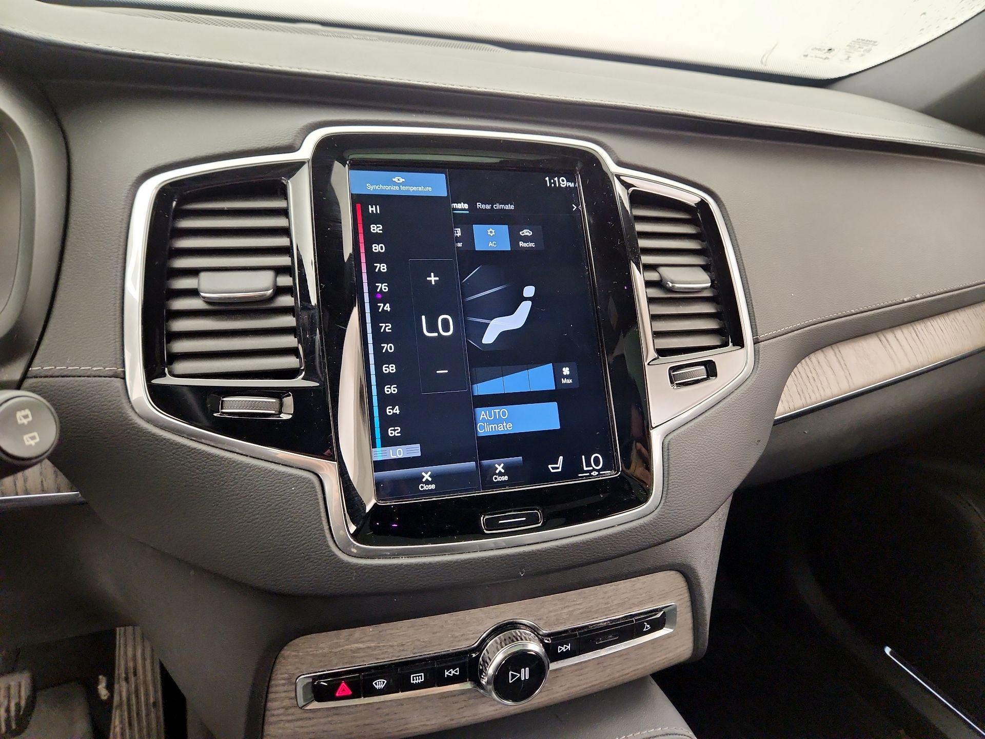 Thumbnail: 2022 Volvo XC90 - 17