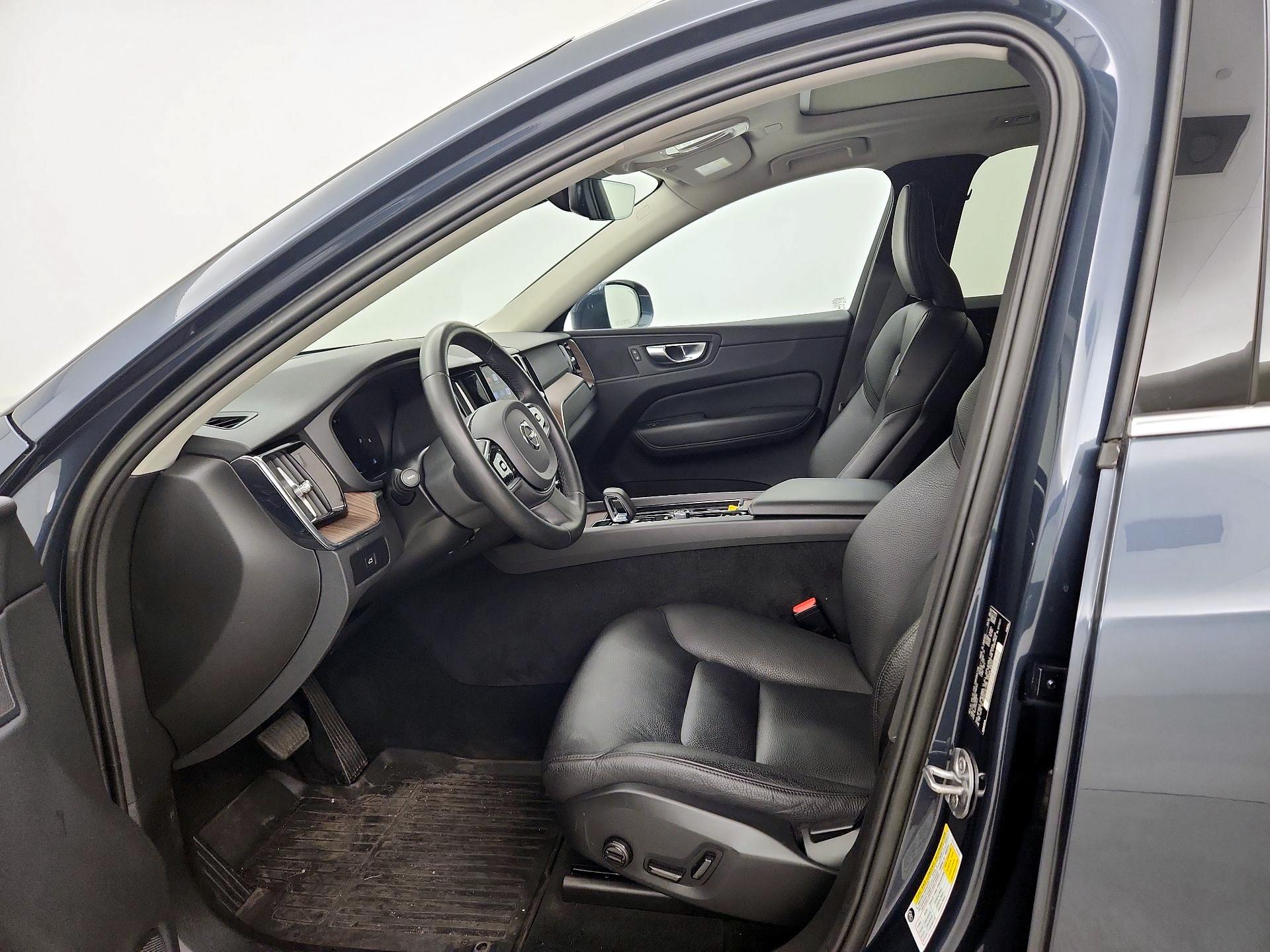 Thumbnail: 2023 Volvo XC60 - 11