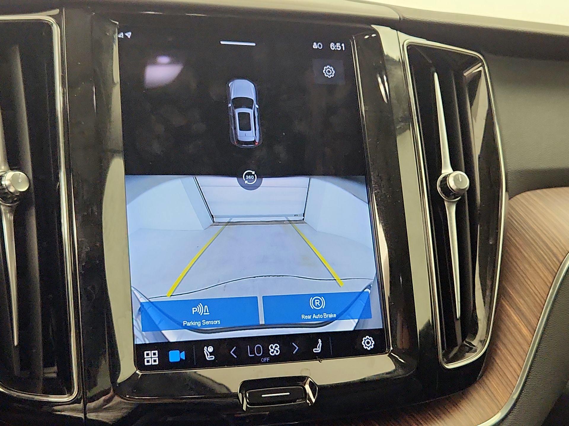 Thumbnail: 2023 Volvo XC60 - 14