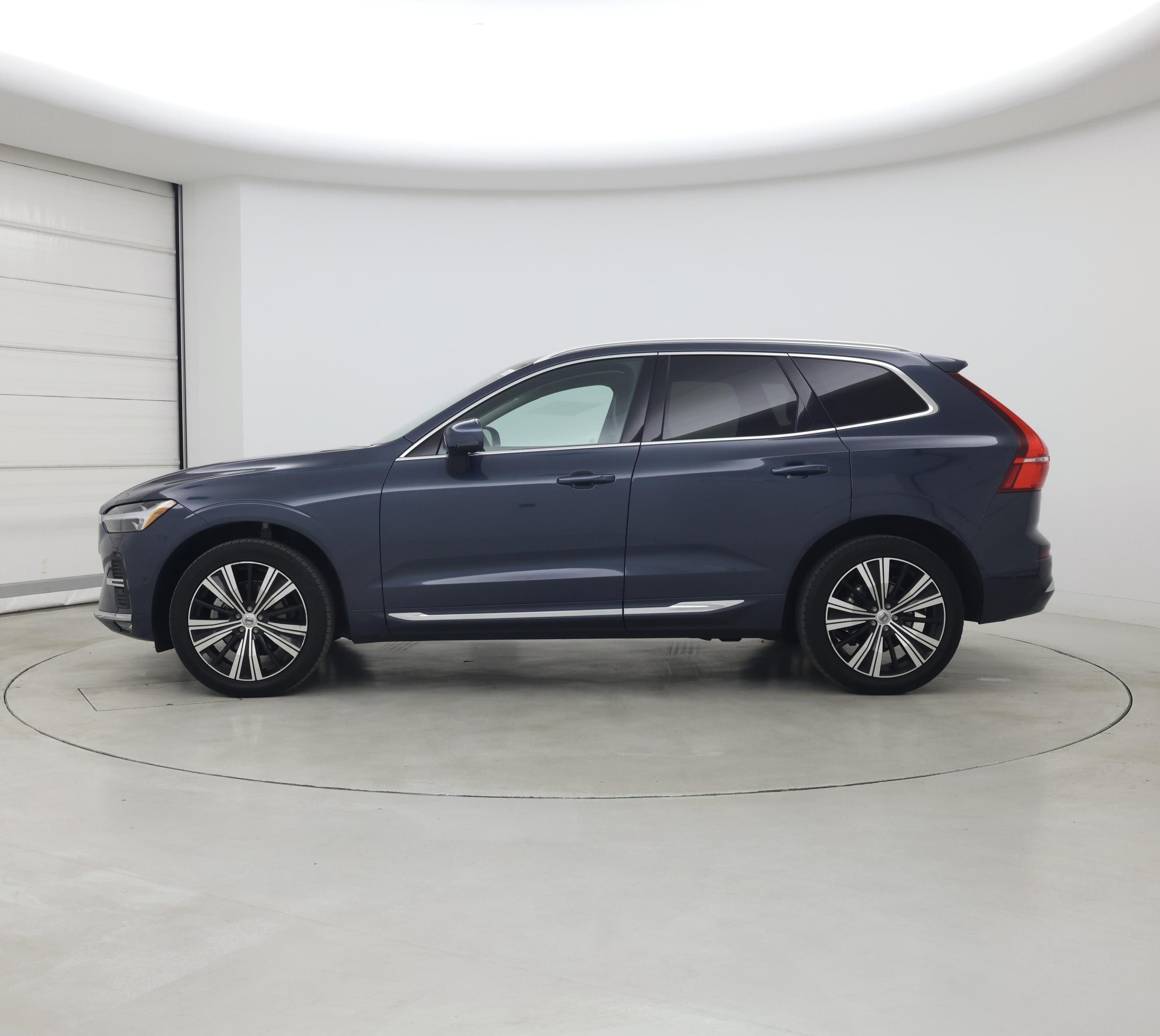 Thumbnail: 2023 Volvo XC60 - 3