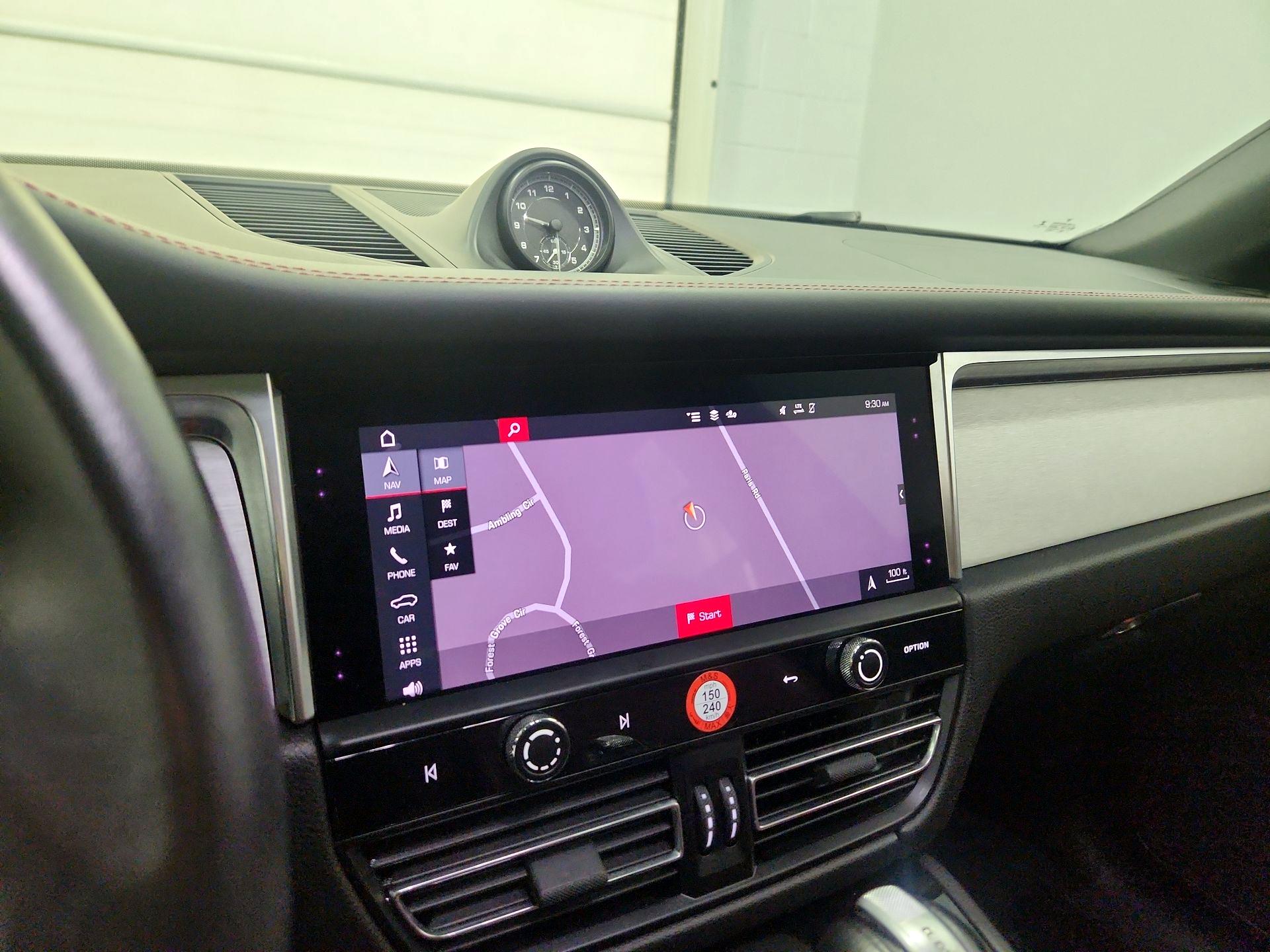 Thumbnail: 2023 Porsche Macan - 14