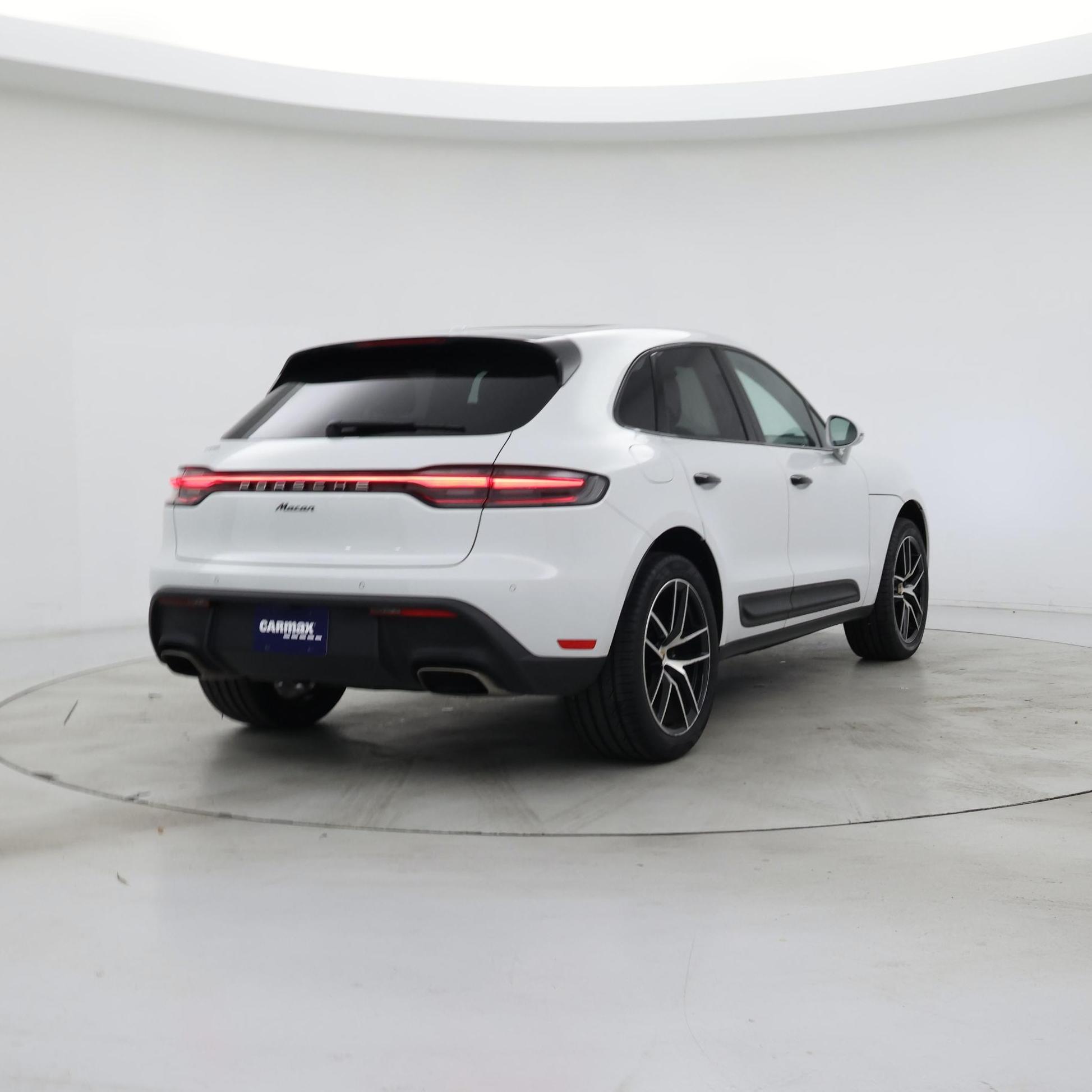 Thumbnail: 2023 Porsche Macan - 8