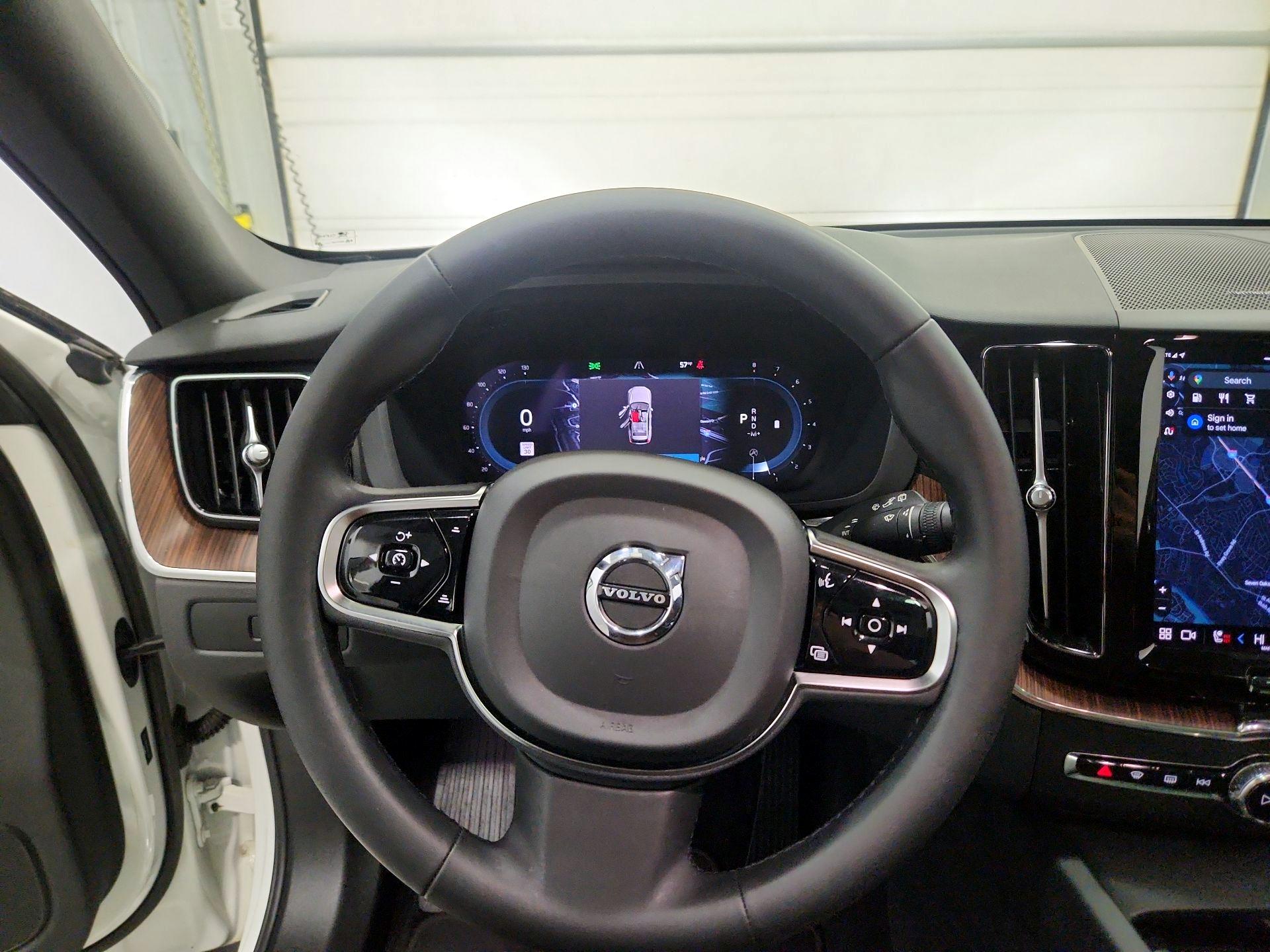 Thumbnail: 2023 Volvo XC60 - 10