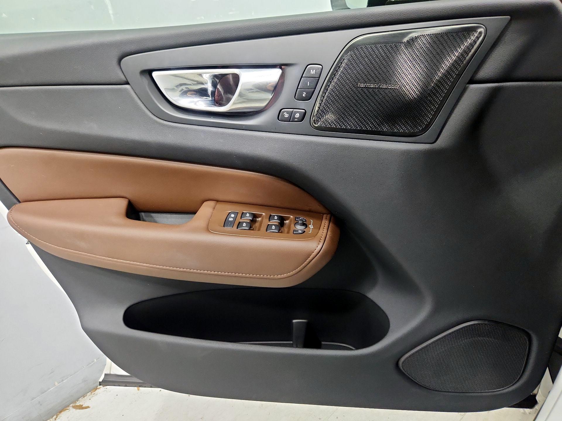 Thumbnail: 2023 Volvo XC60 - 12