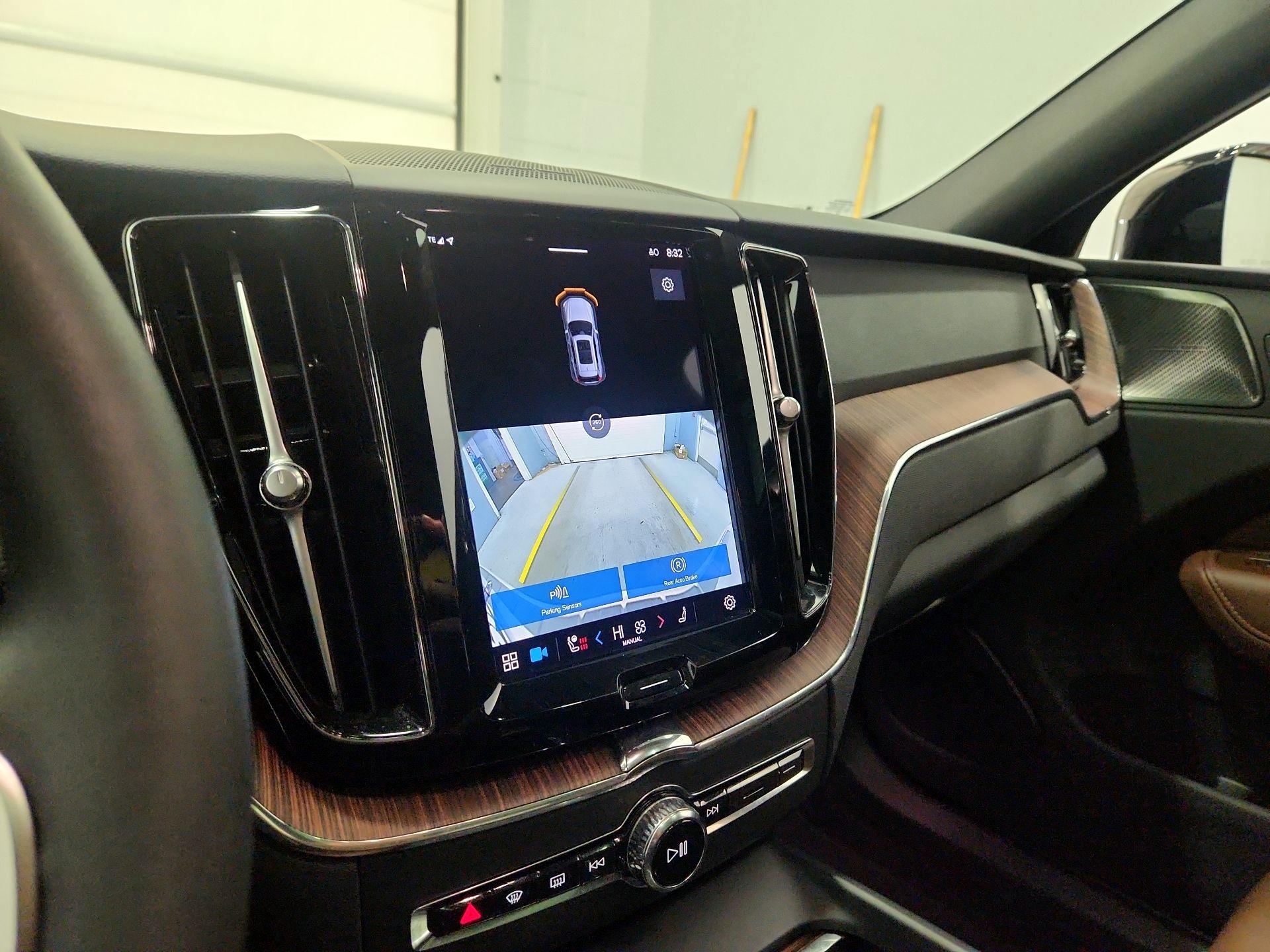 Thumbnail: 2023 Volvo XC60 - 15