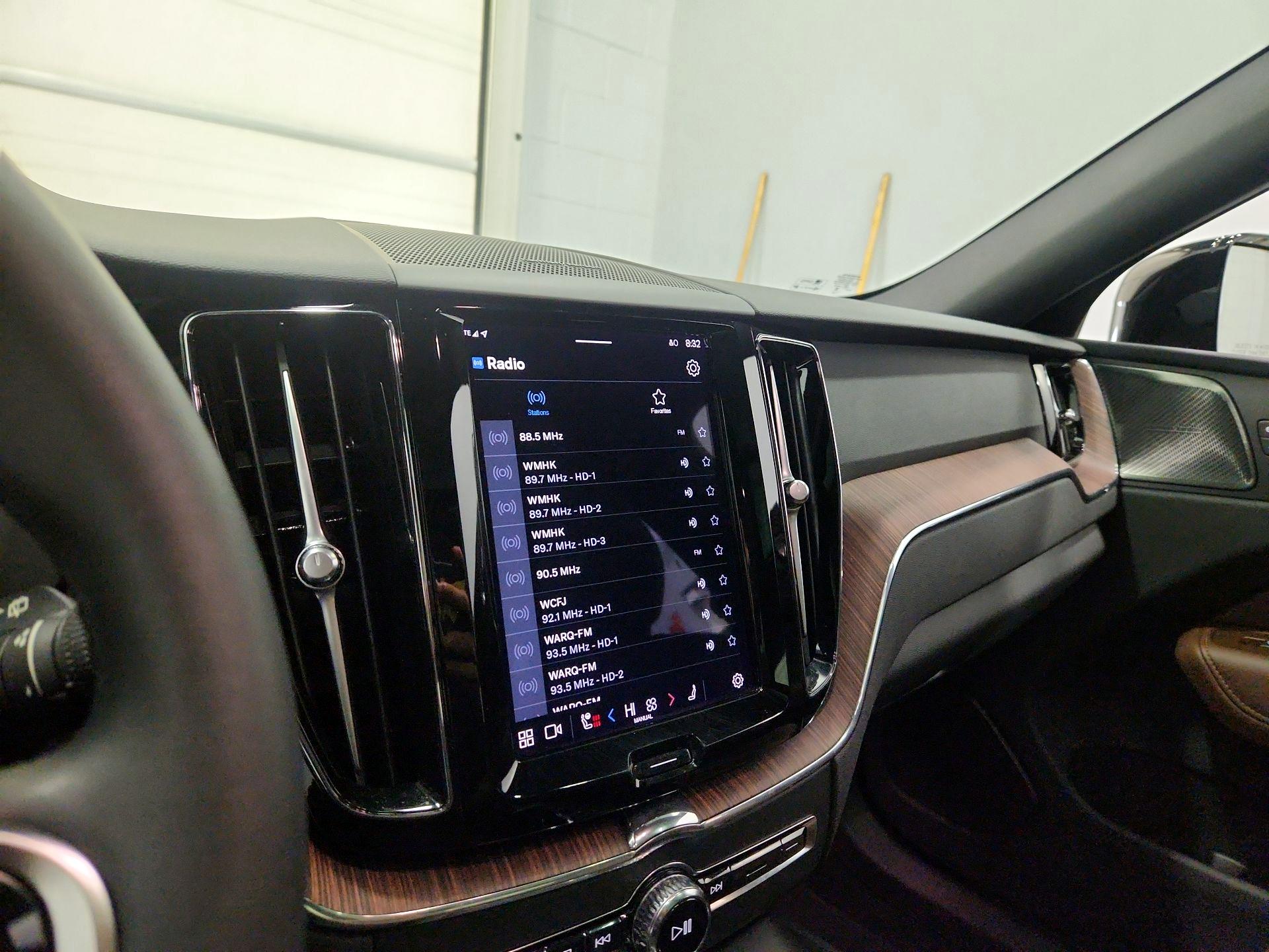 Thumbnail: 2023 Volvo XC60 - 16