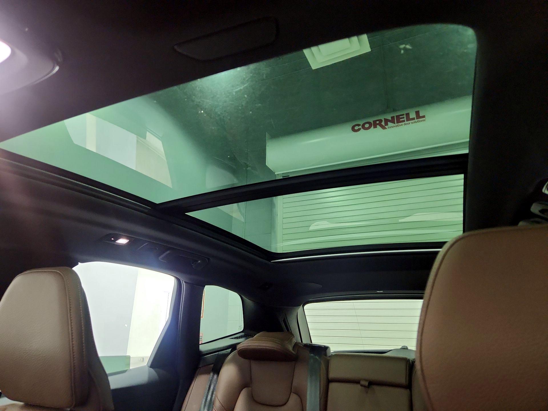 Thumbnail: 2023 Volvo XC60 - 20