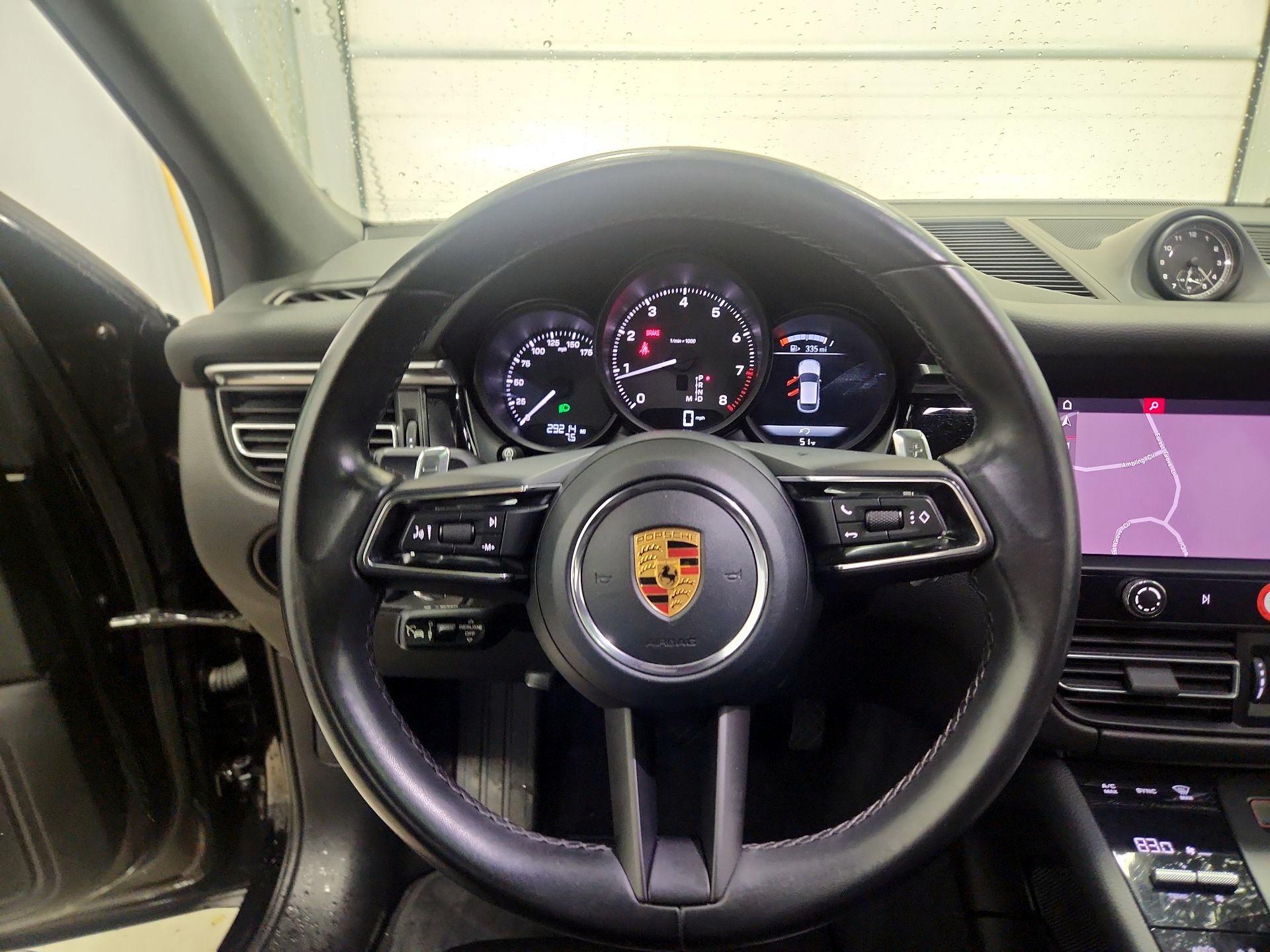 Thumbnail: 2023 Porsche Macan - 10