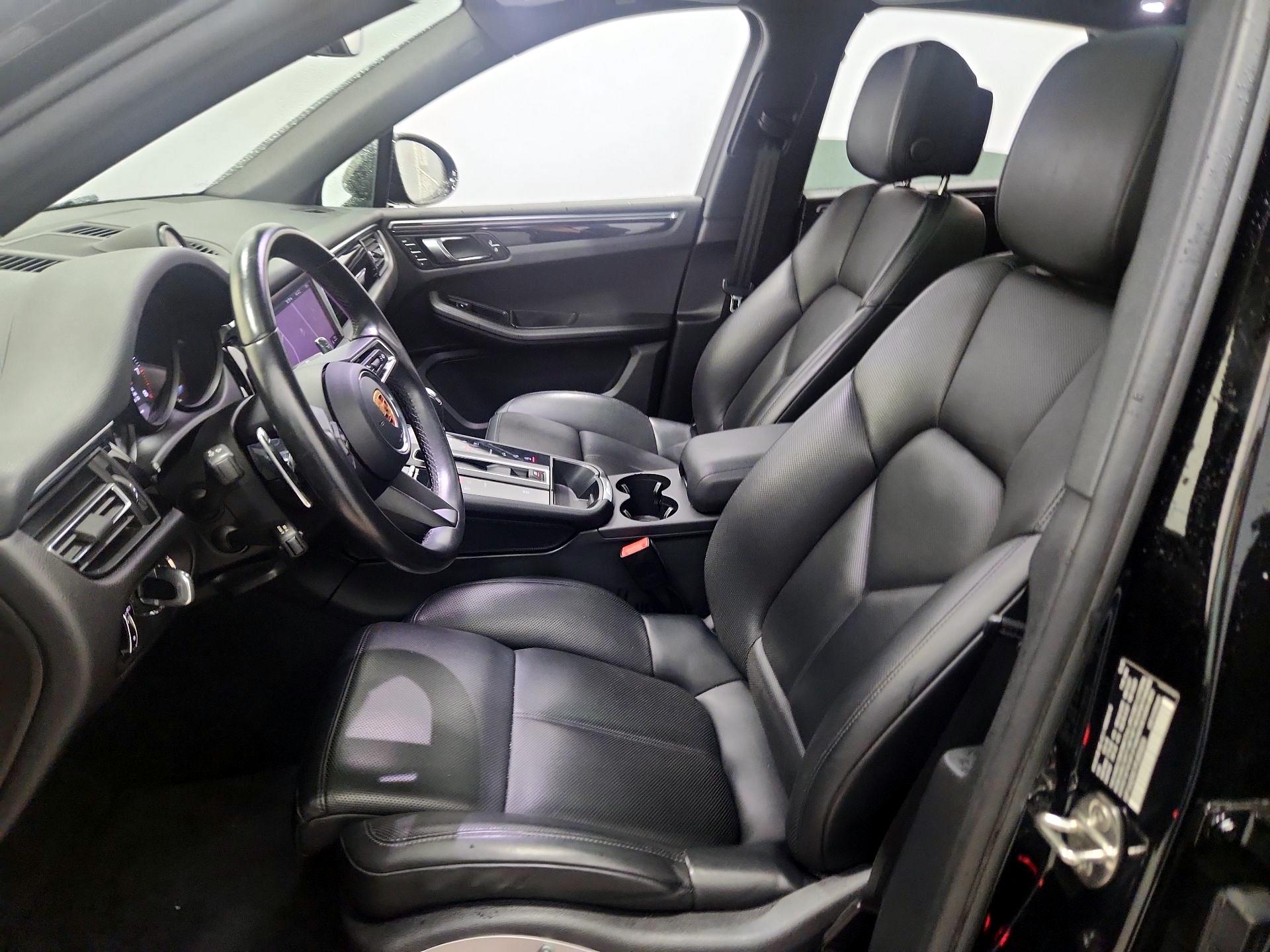 Thumbnail: 2023 Porsche Macan - 11