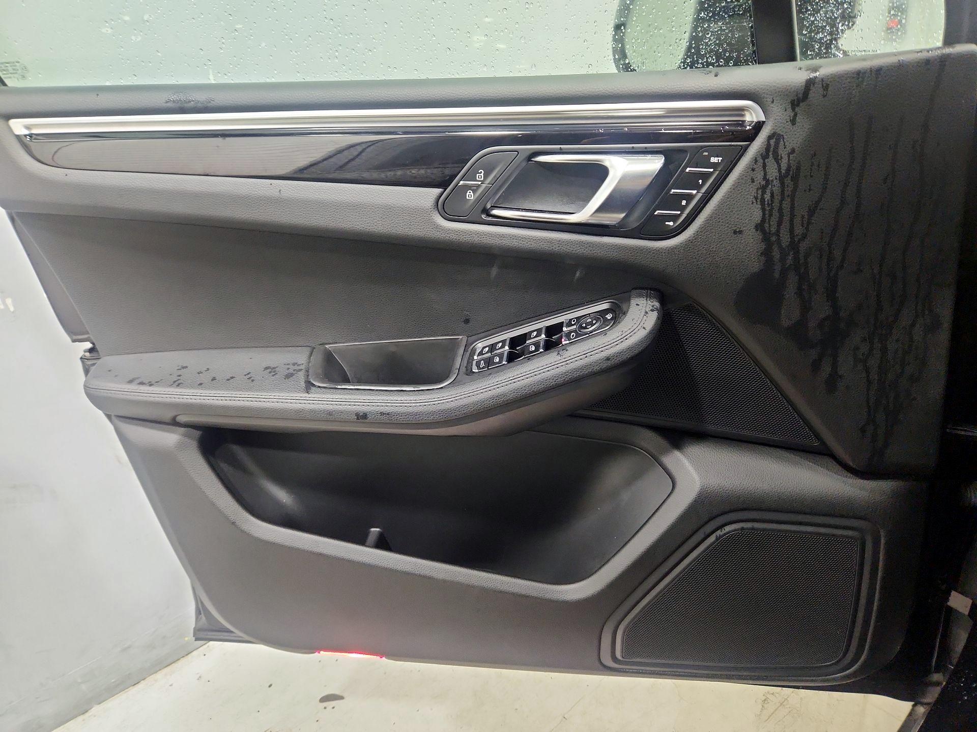 Thumbnail: 2023 Porsche Macan - 12