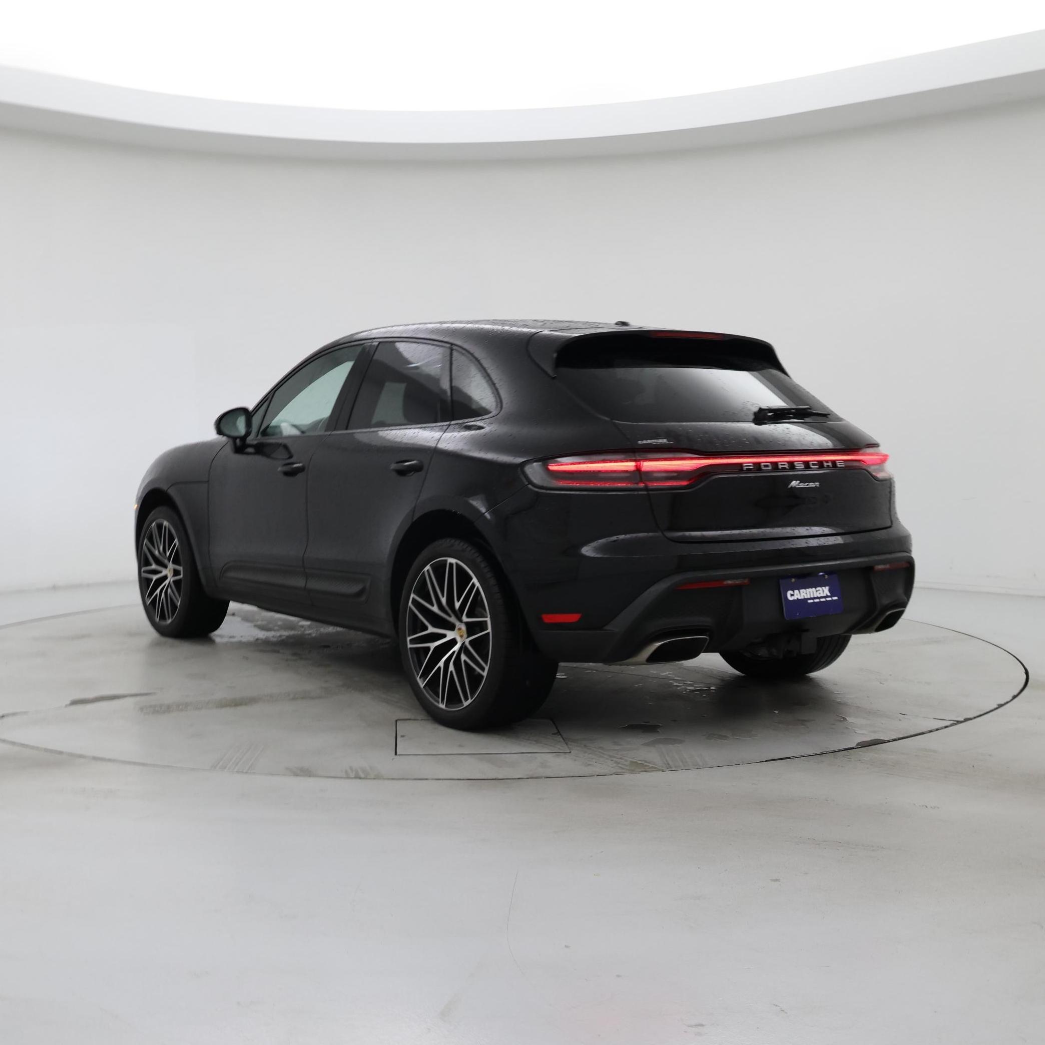 Thumbnail: 2023 Porsche Macan - 2