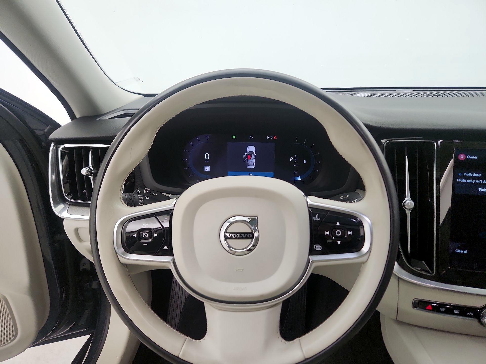 Thumbnail: 2023 Volvo S60 - 10