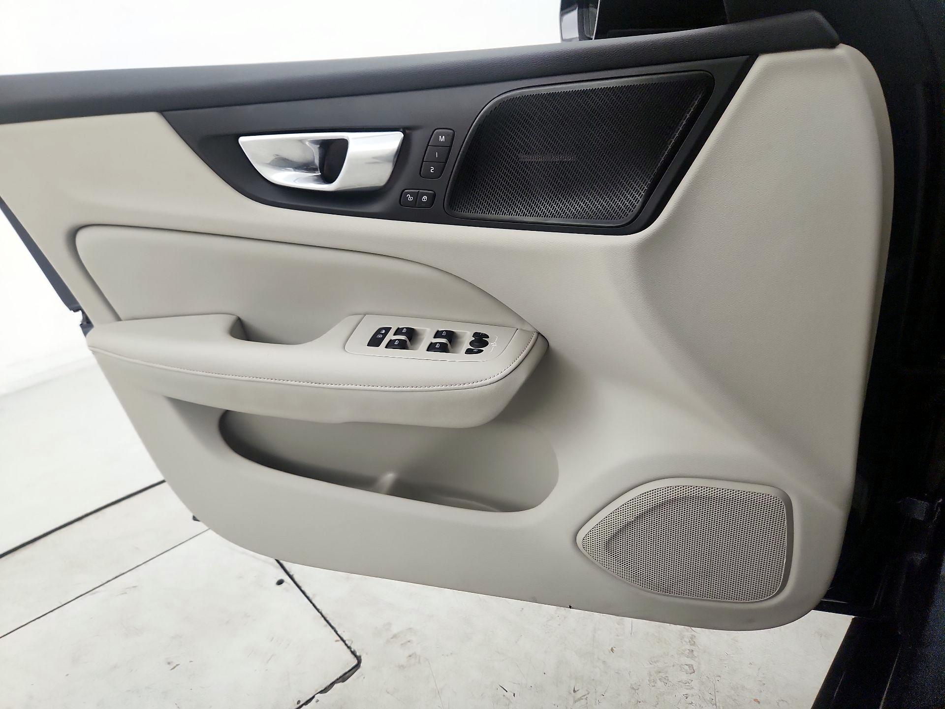 Thumbnail: 2023 Volvo S60 - 12