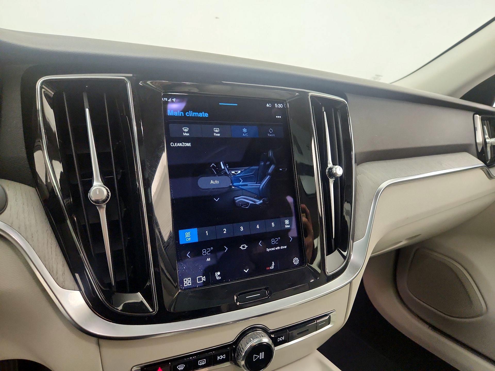 Thumbnail: 2023 Volvo S60 - 16