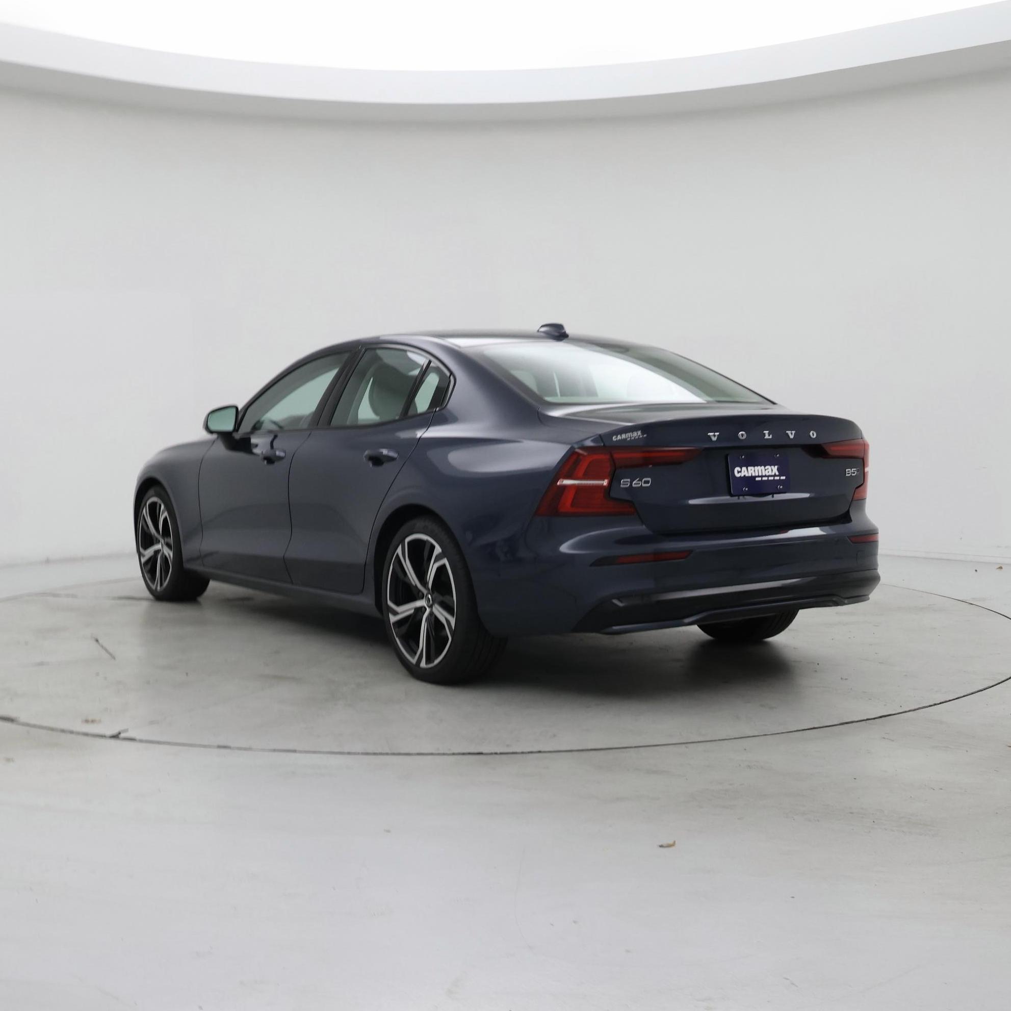 Thumbnail: 2023 Volvo S60 - 2