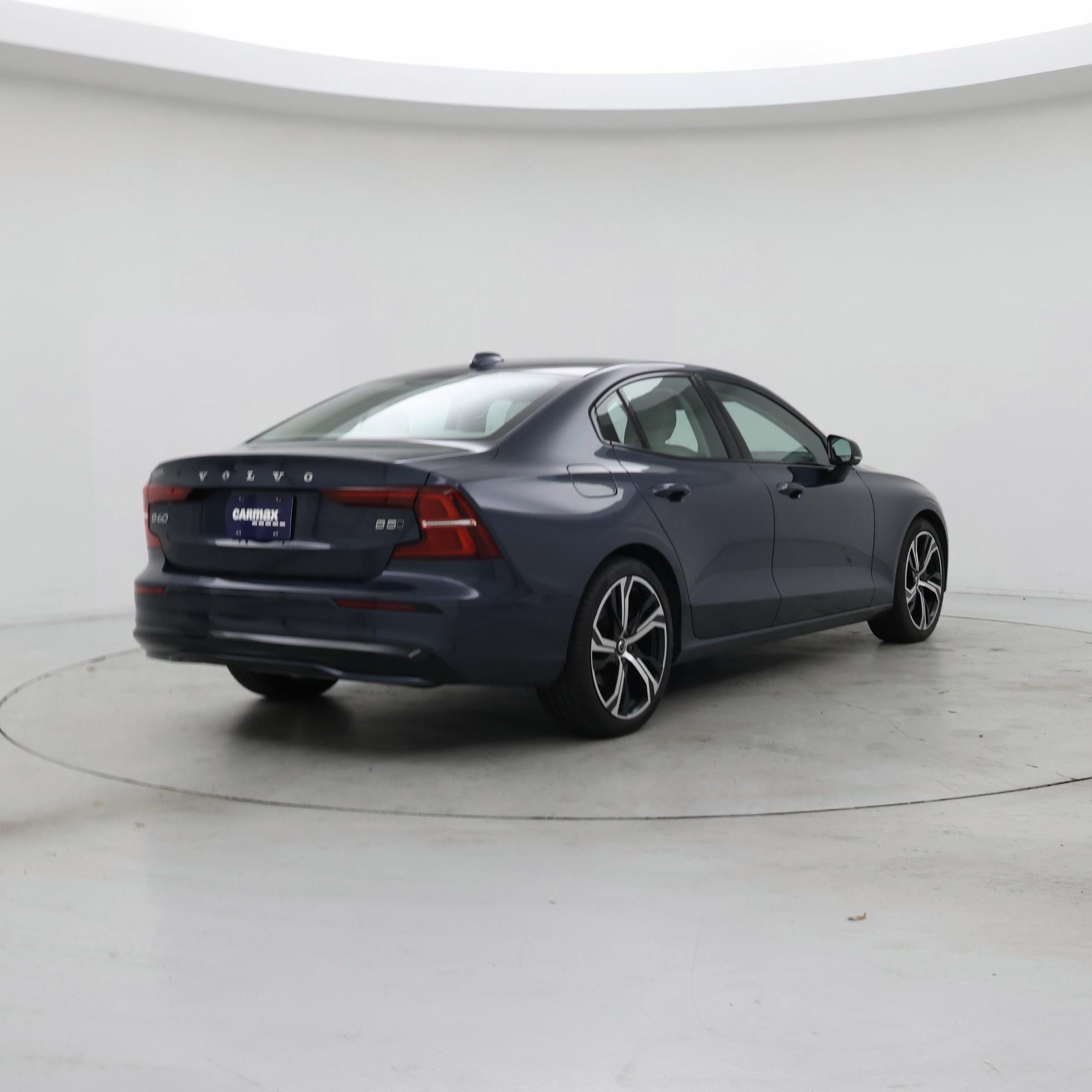 Thumbnail: 2023 Volvo S60 - 8