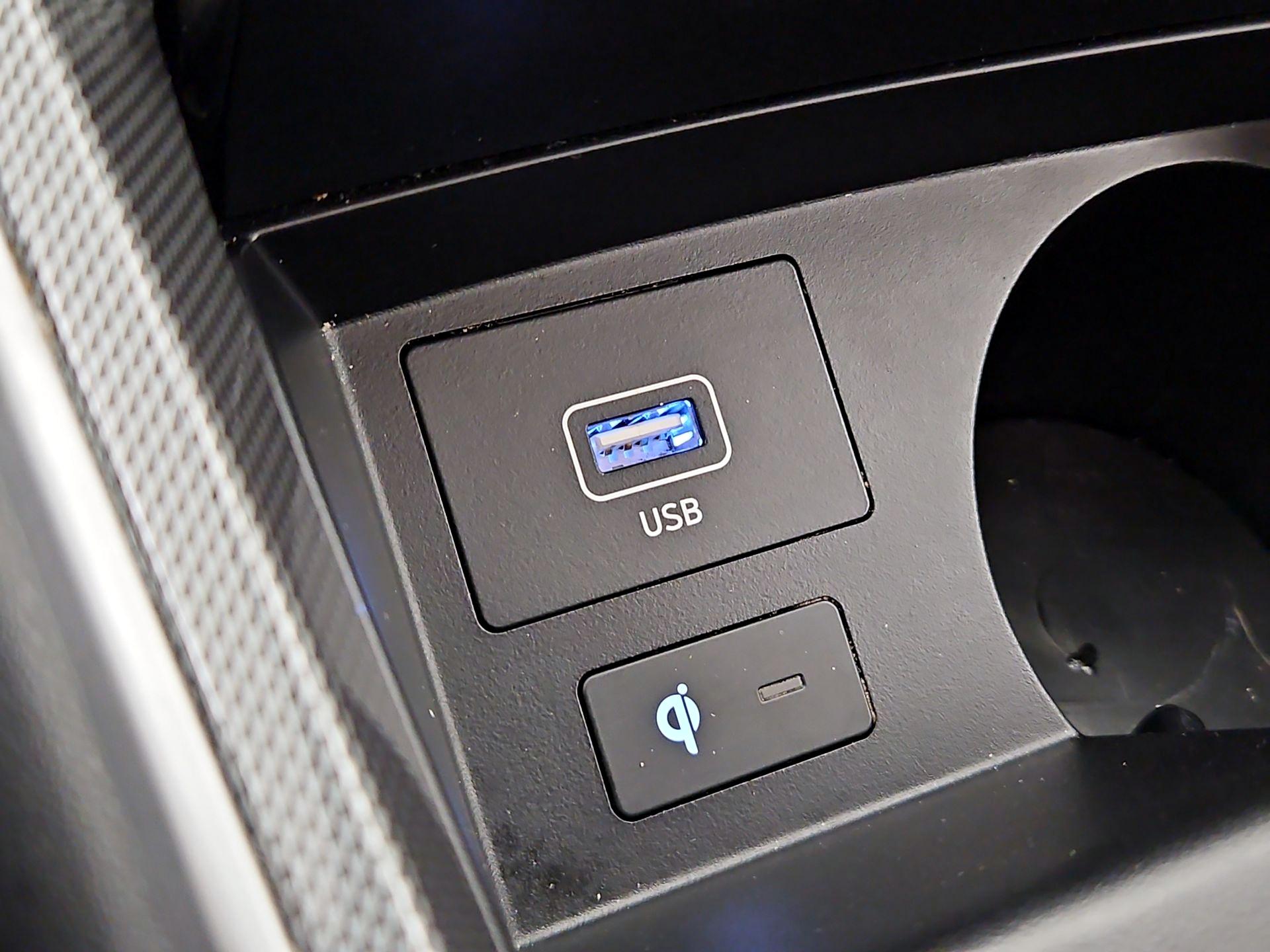 Thumbnail: 2022 Hyundai Santa Fe - 19