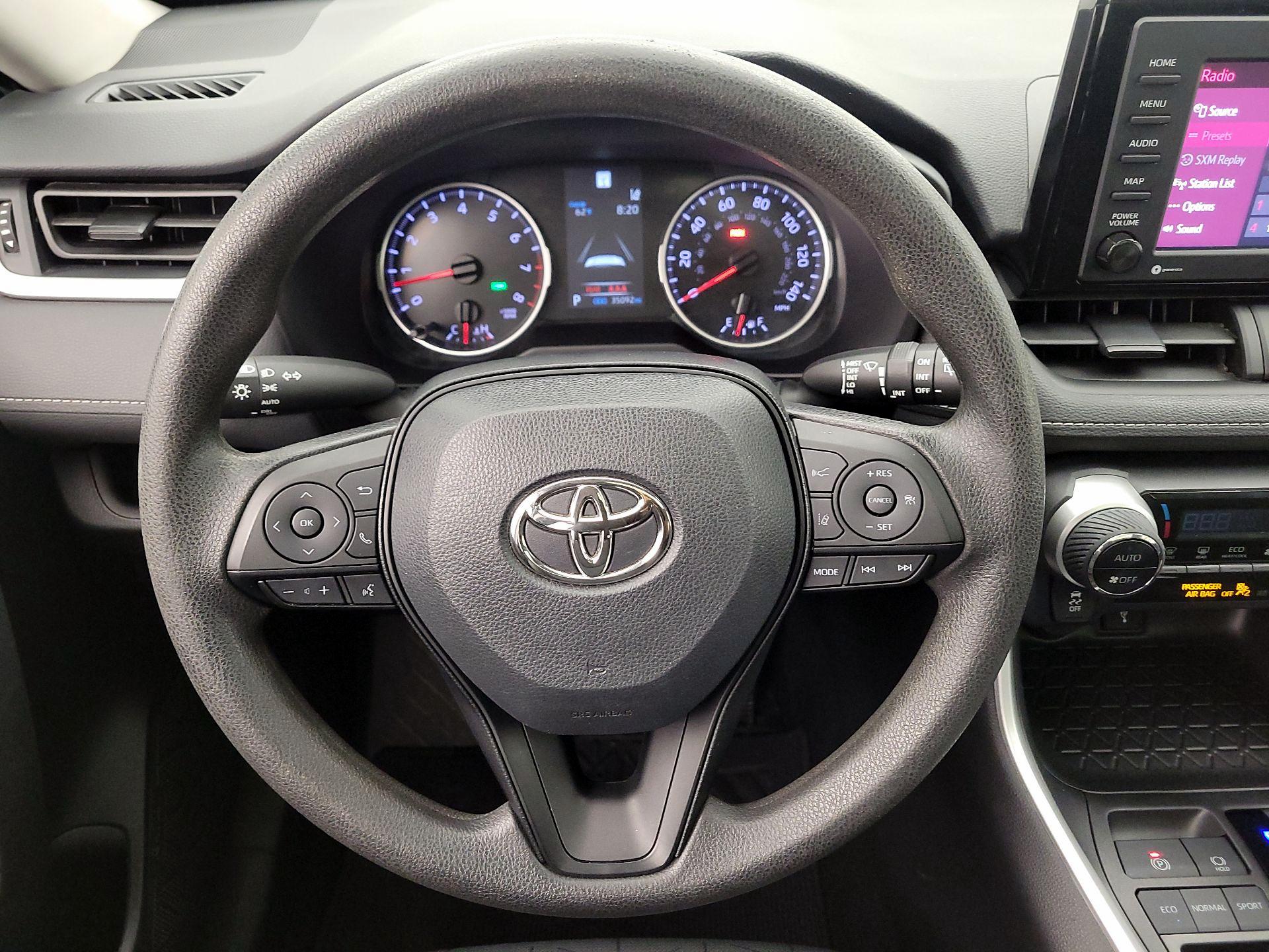 Thumbnail: 2022 Toyota RAV4 - 10