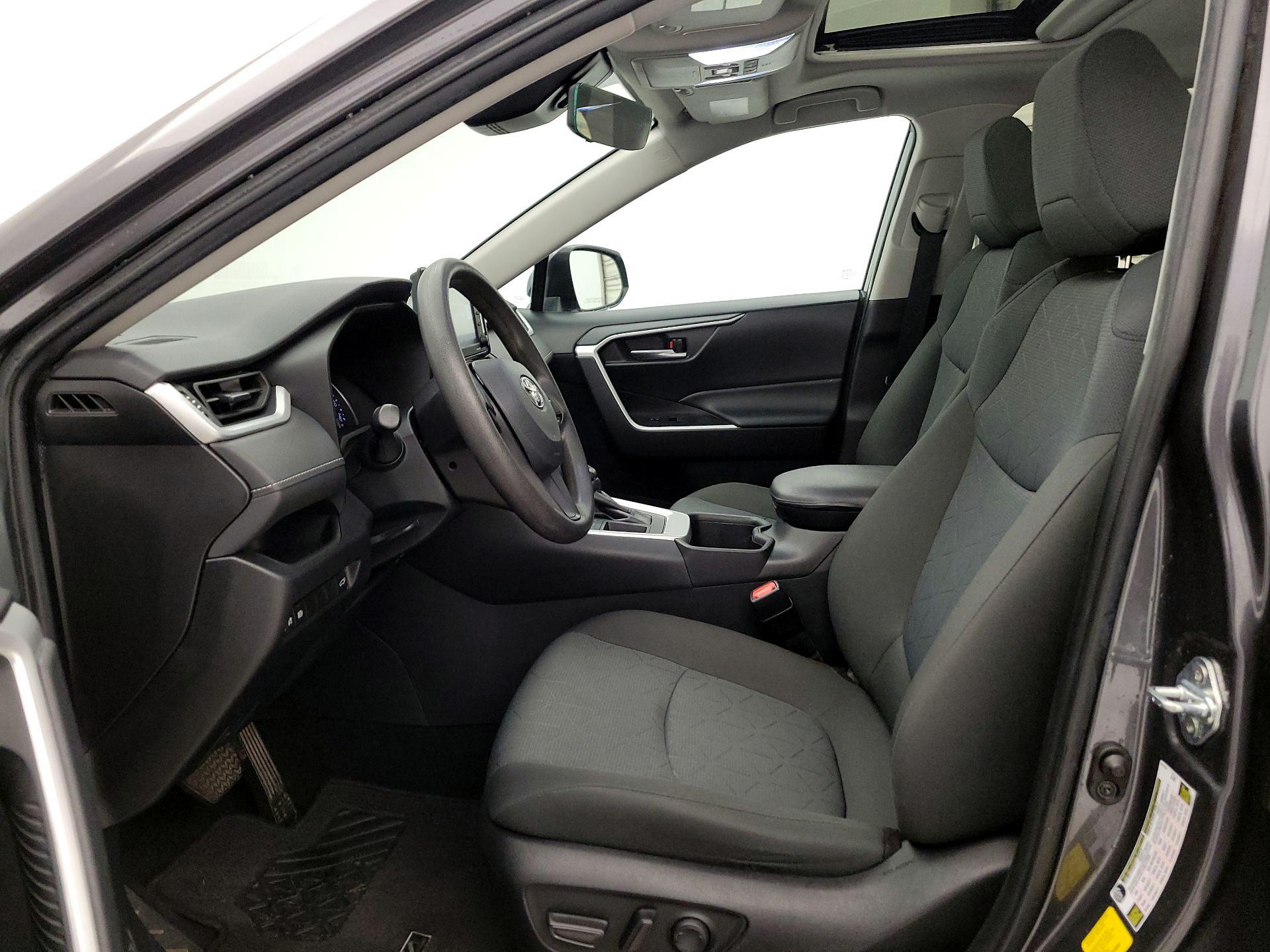 Thumbnail: 2022 Toyota RAV4 - 11