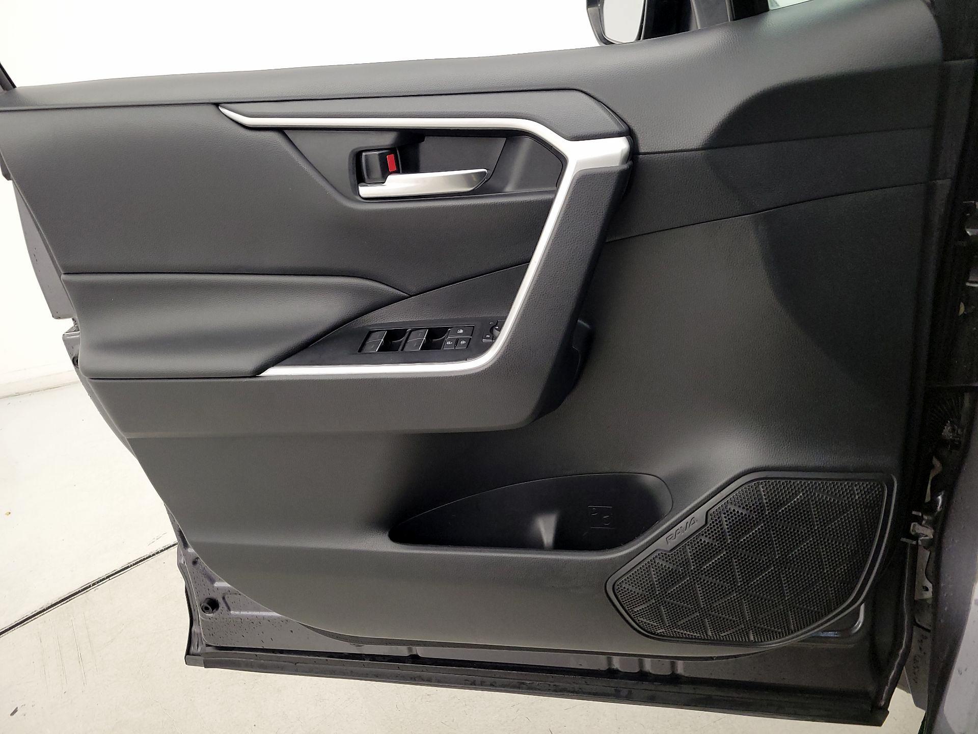 Thumbnail: 2022 Toyota RAV4 - 12