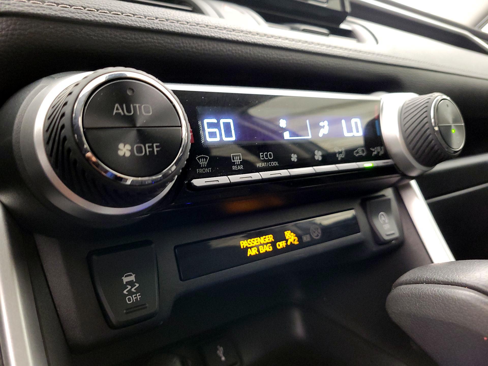 Thumbnail: 2022 Toyota RAV4 - 16