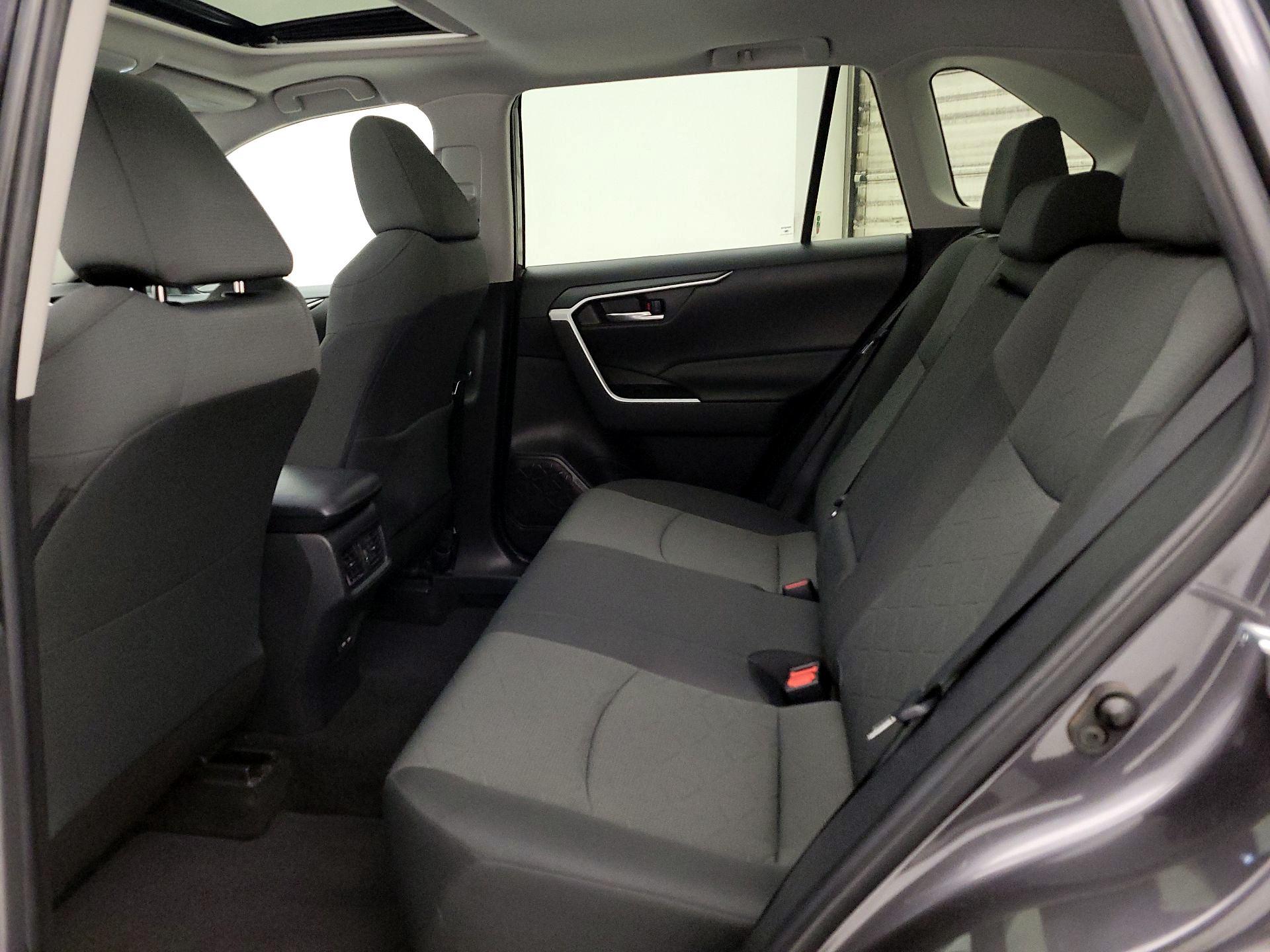 Thumbnail: 2022 Toyota RAV4 - 20