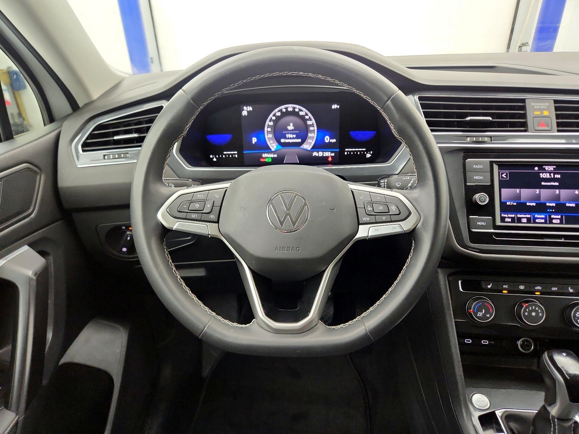 Thumbnail: 2023 Volkswagen Tiguan - 10