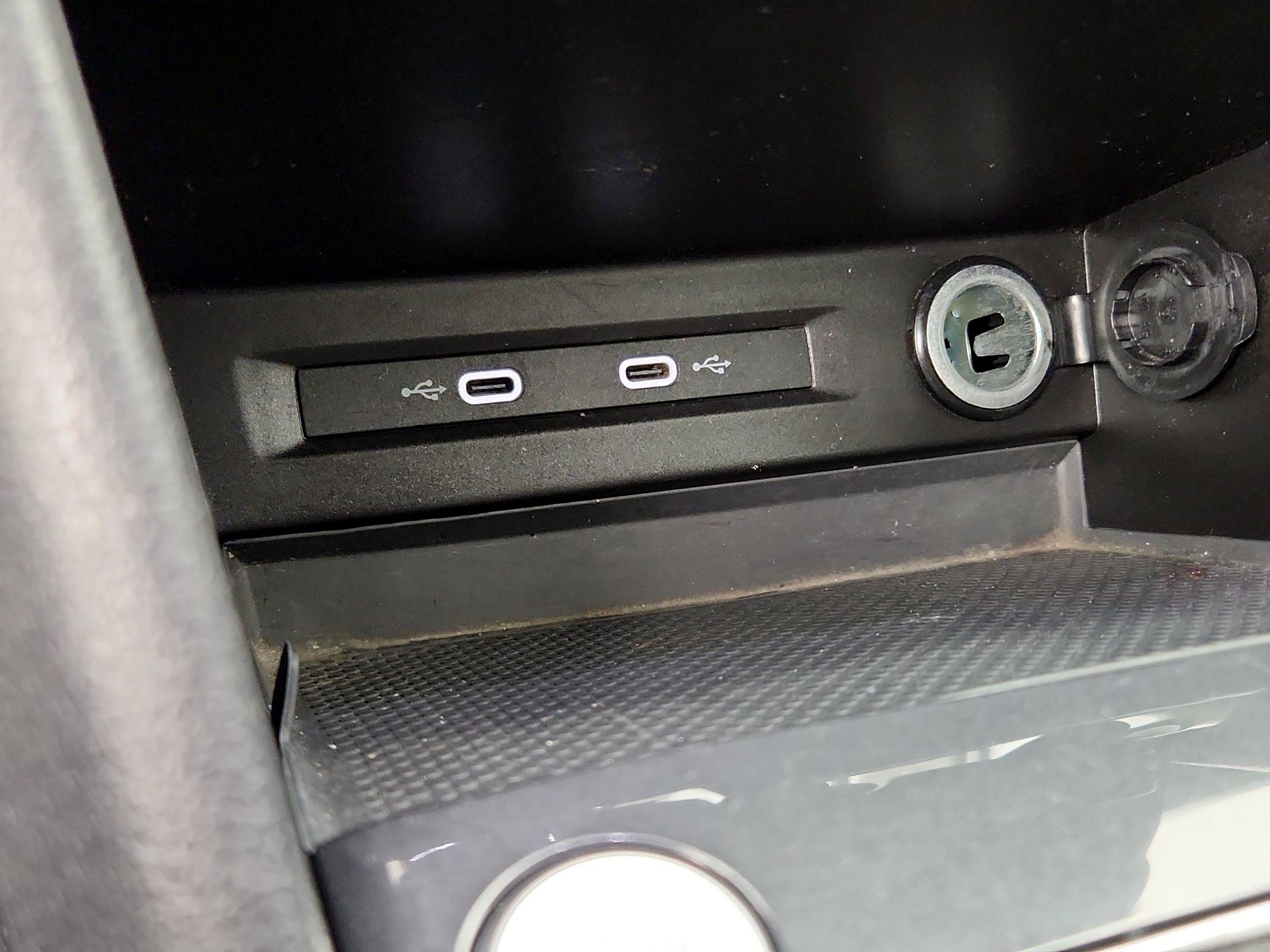 Thumbnail: 2023 Volkswagen Tiguan - 18