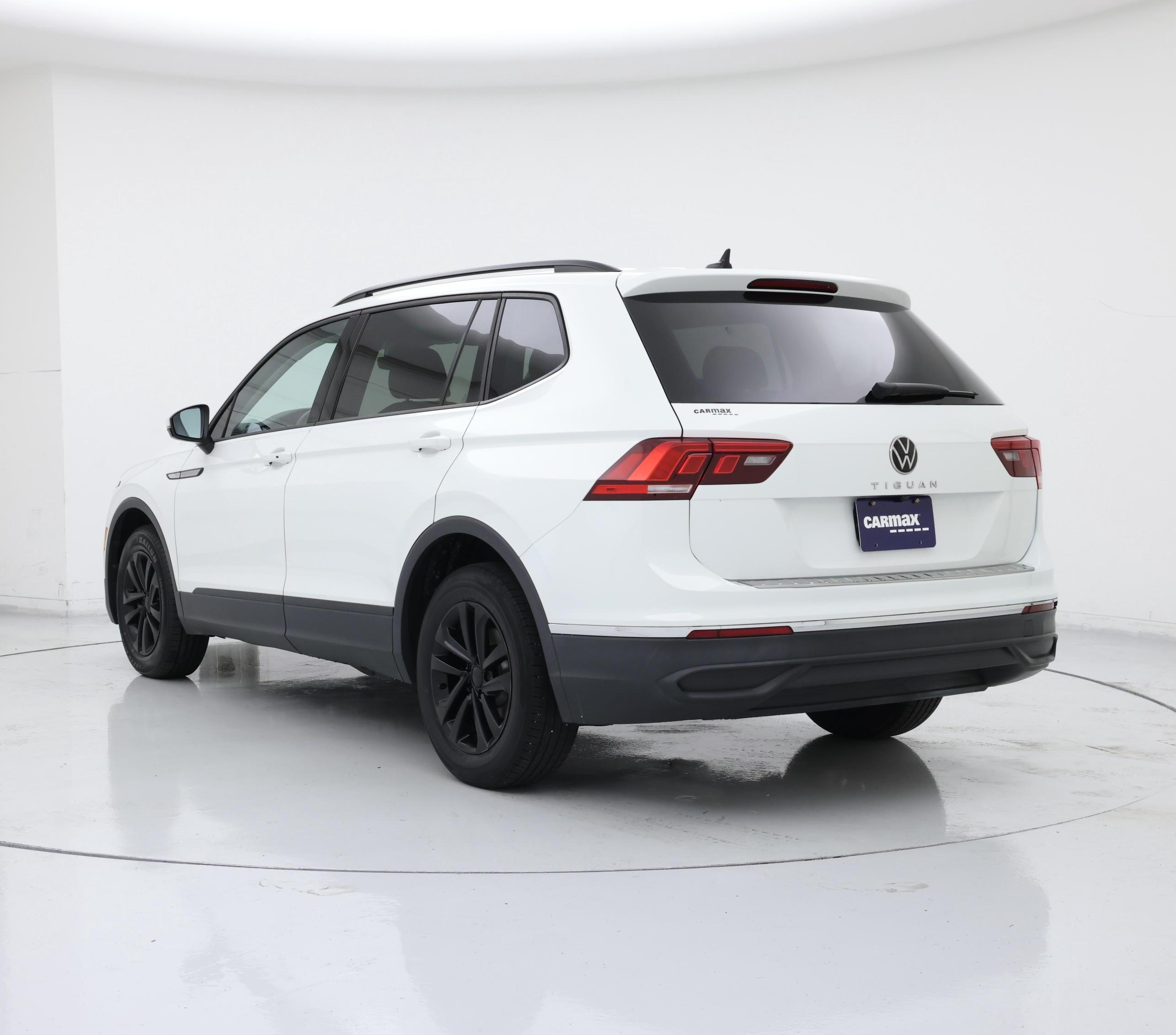 Thumbnail: 2023 Volkswagen Tiguan - 2