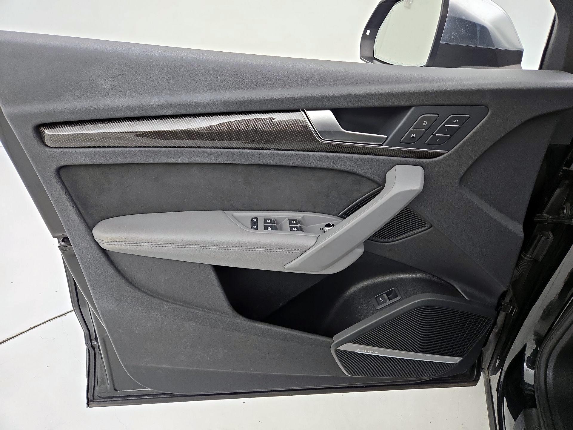 Thumbnail: 2022 Audi SQ5 - 12