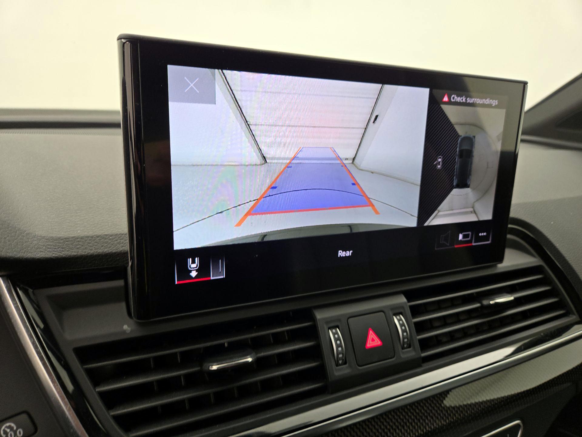 Thumbnail: 2022 Audi SQ5 - 14