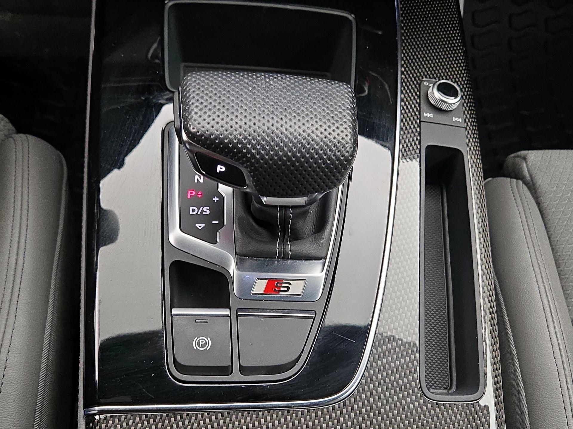 Thumbnail: 2022 Audi SQ5 - 17