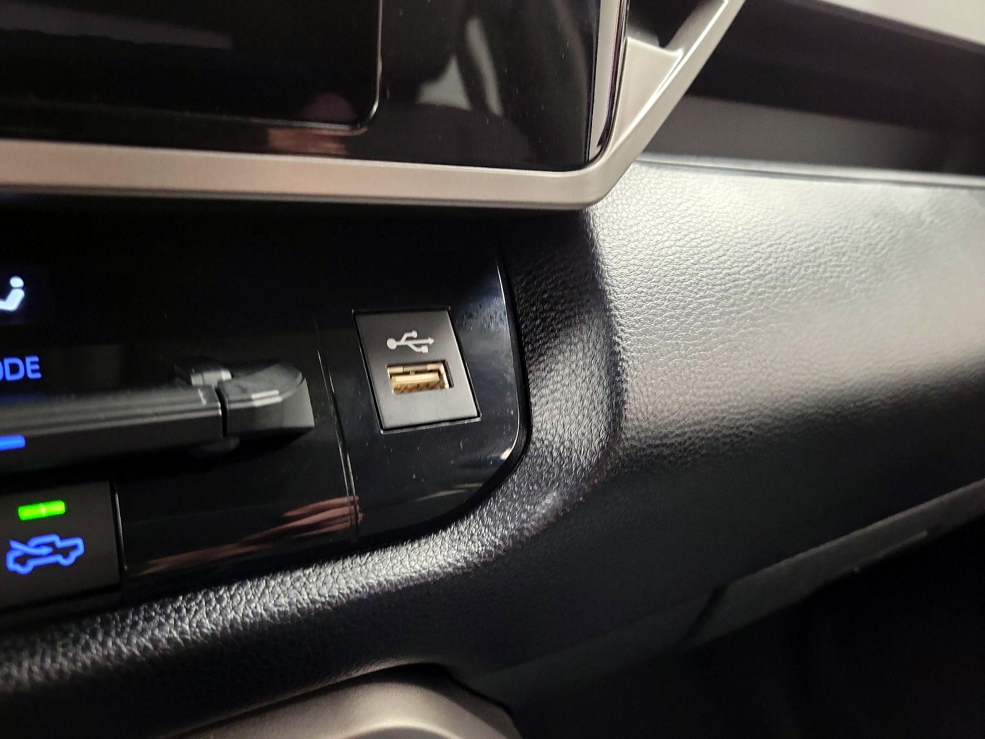 Thumbnail: 2024 Toyota Tundra - 18