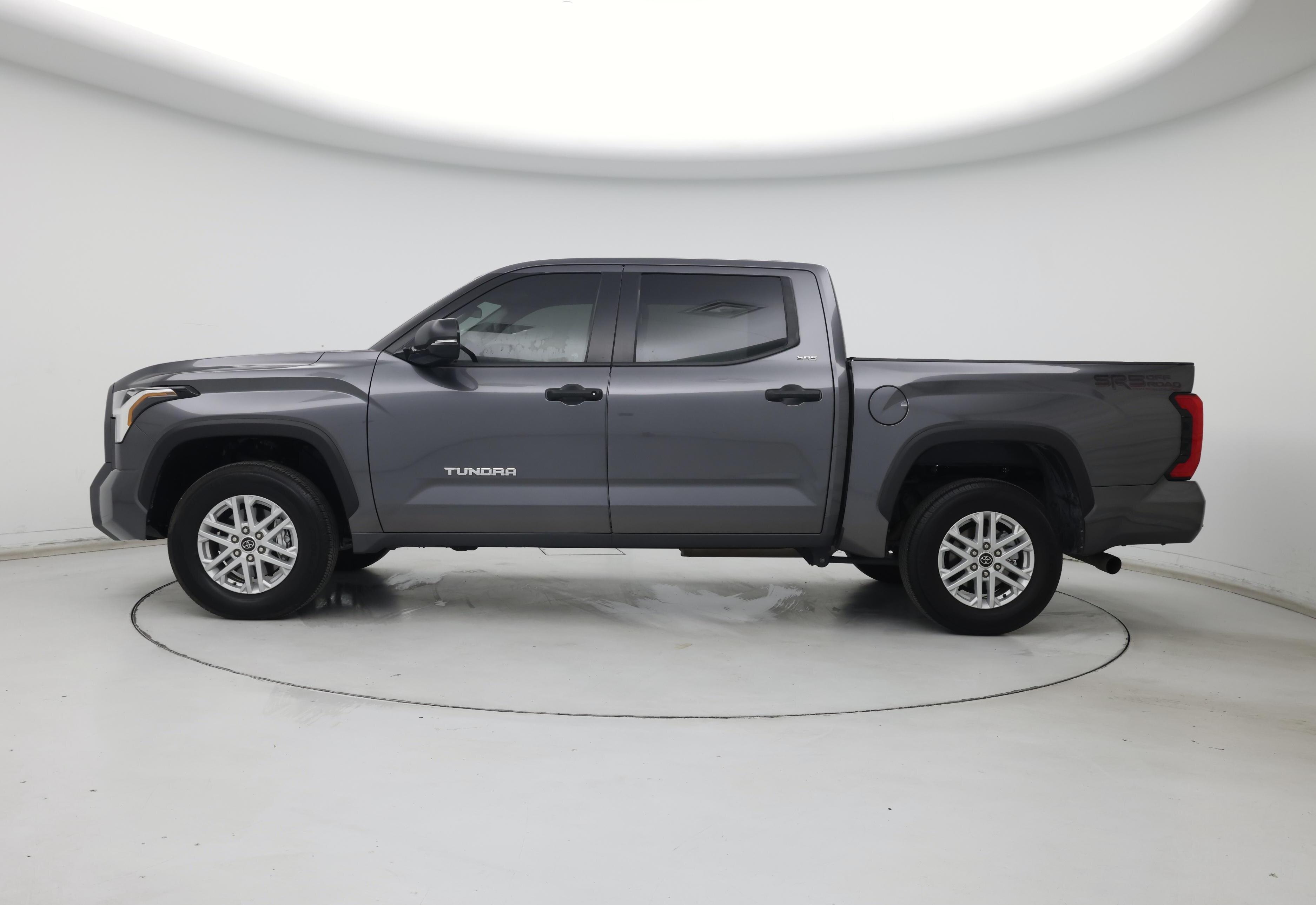 Thumbnail: 2024 Toyota Tundra - 3