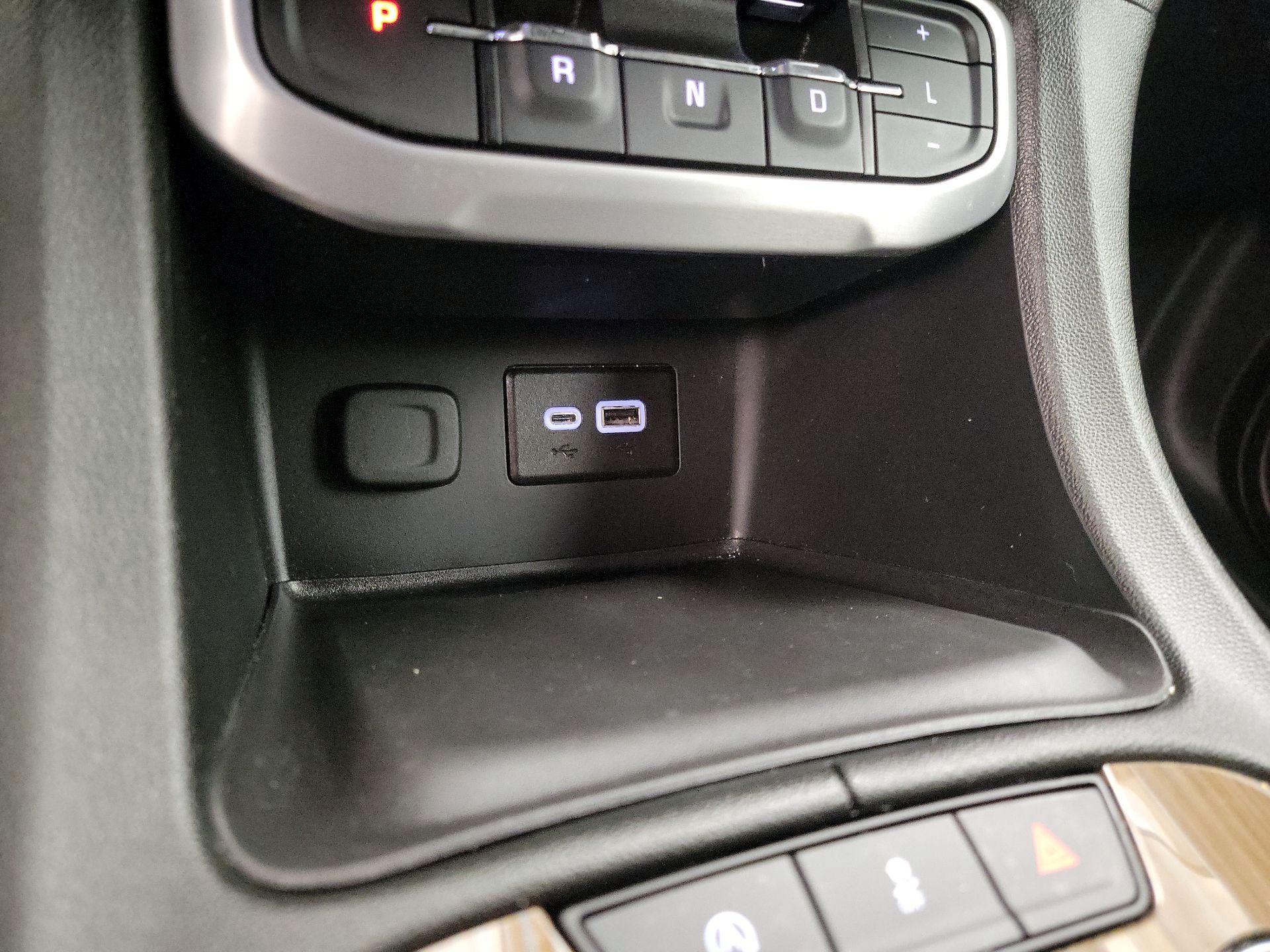 Thumbnail: 2023 GMC Acadia - 18