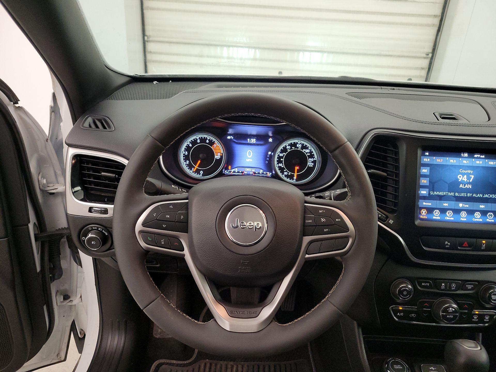 Thumbnail: 2021 Jeep Cherokee - 10