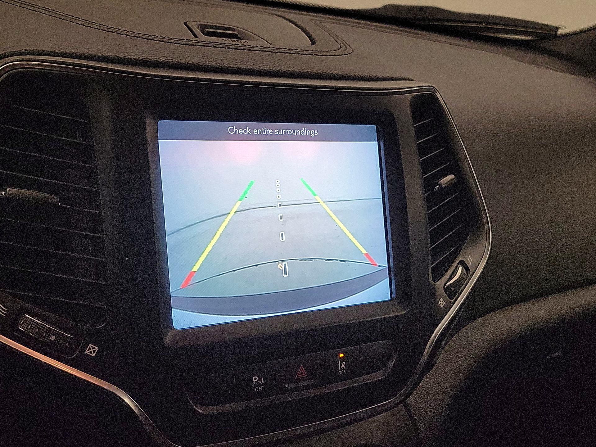 Thumbnail: 2021 Jeep Cherokee - 14