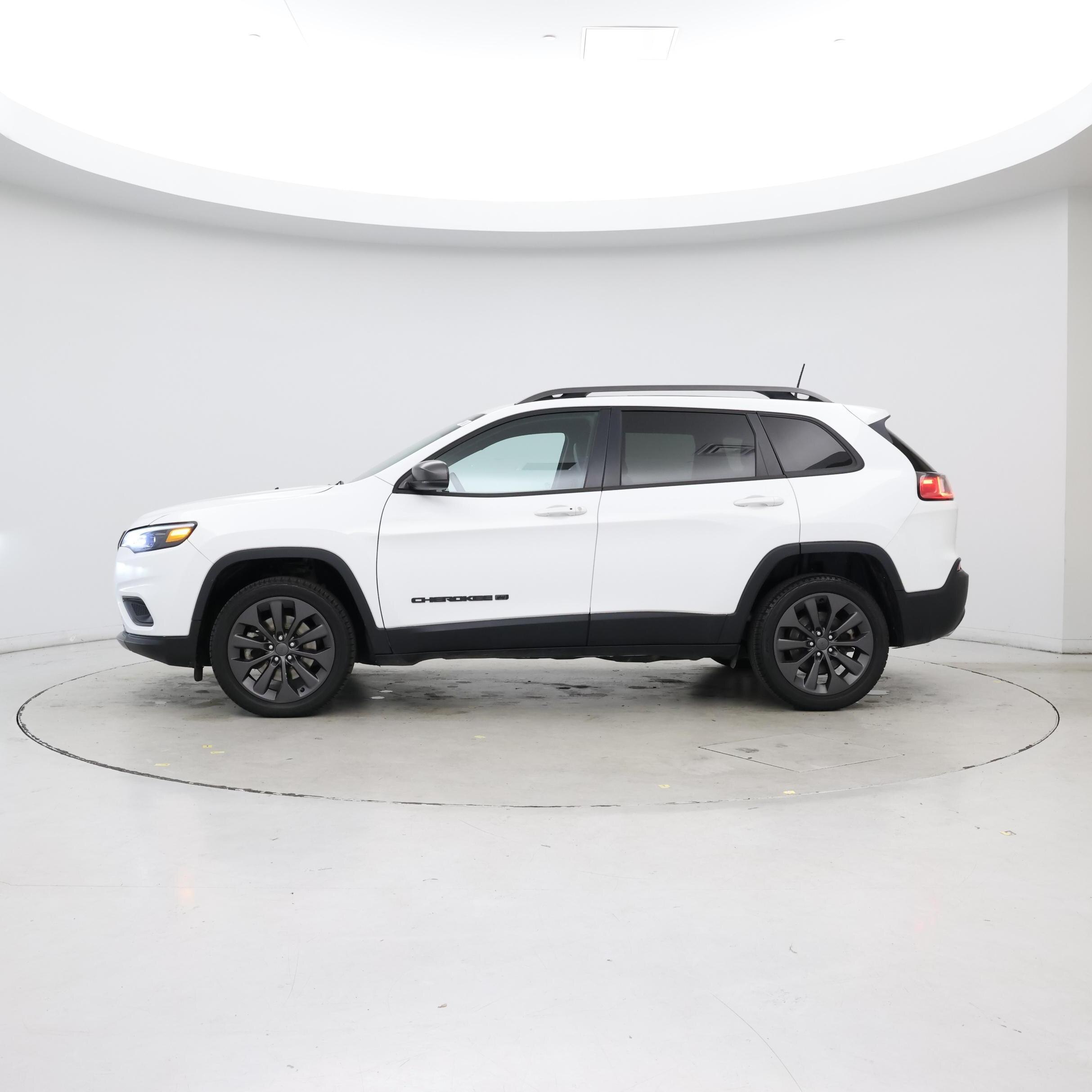 Thumbnail: 2021 Jeep Cherokee - 3