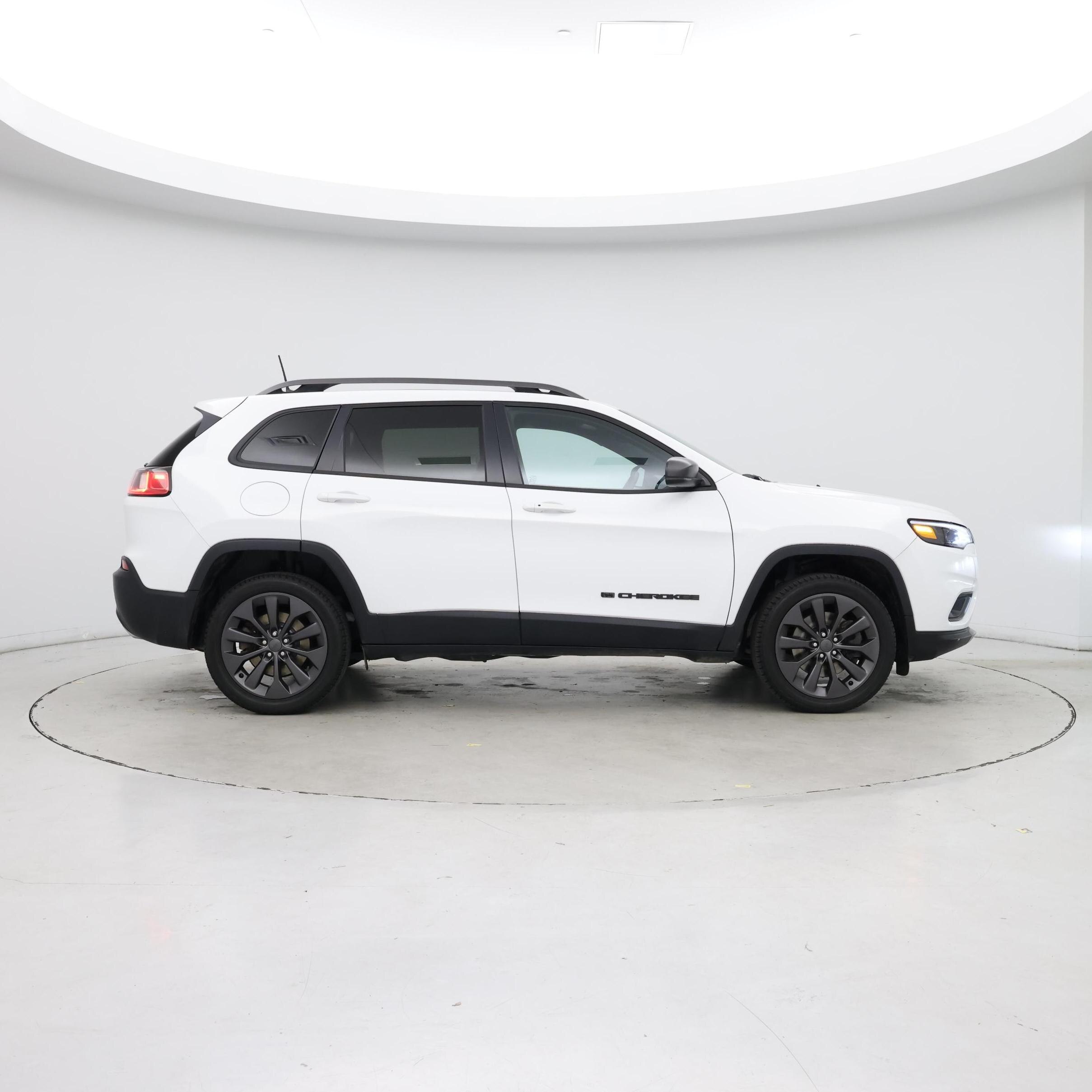 Thumbnail: 2021 Jeep Cherokee - 7
