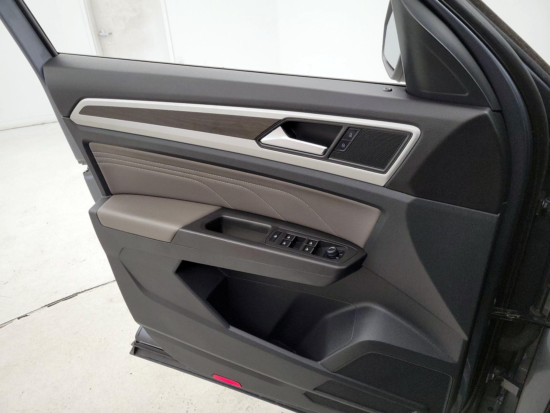 Thumbnail: 2022 Volkswagen Atlas - 12