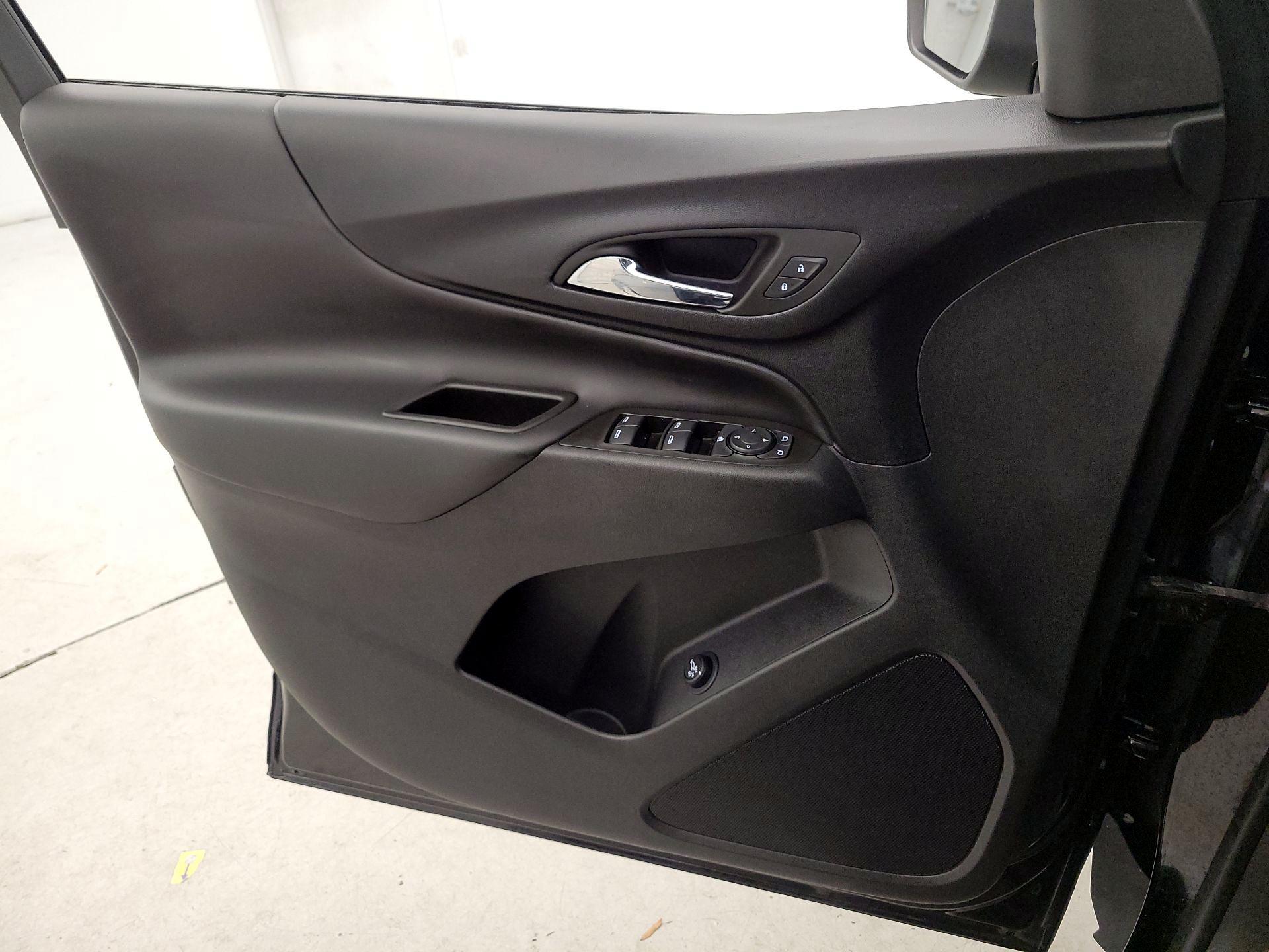 Thumbnail: 2022 Chevrolet Equinox - 12