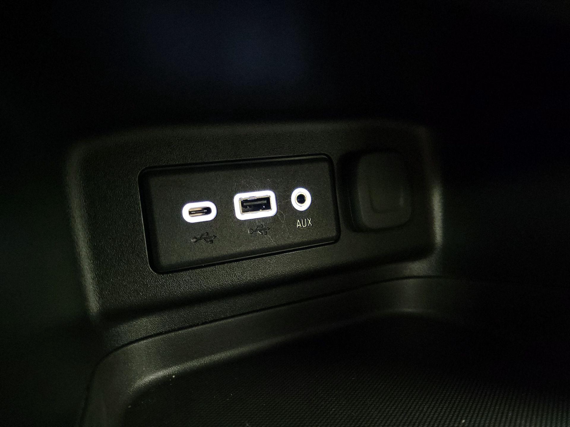 Thumbnail: 2020 Chevrolet Equinox - 18