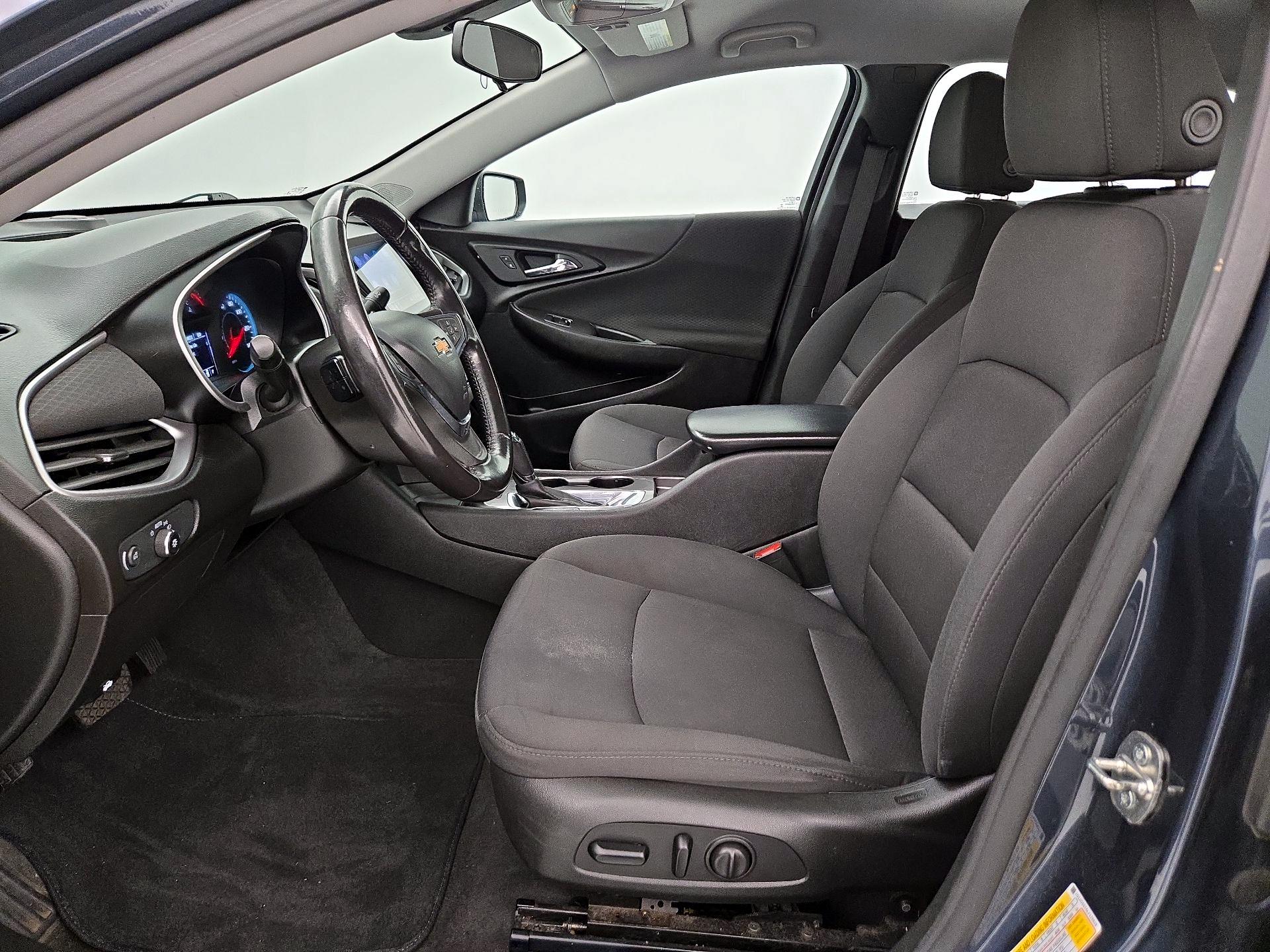 Thumbnail: 2020 Chevrolet Malibu - 11