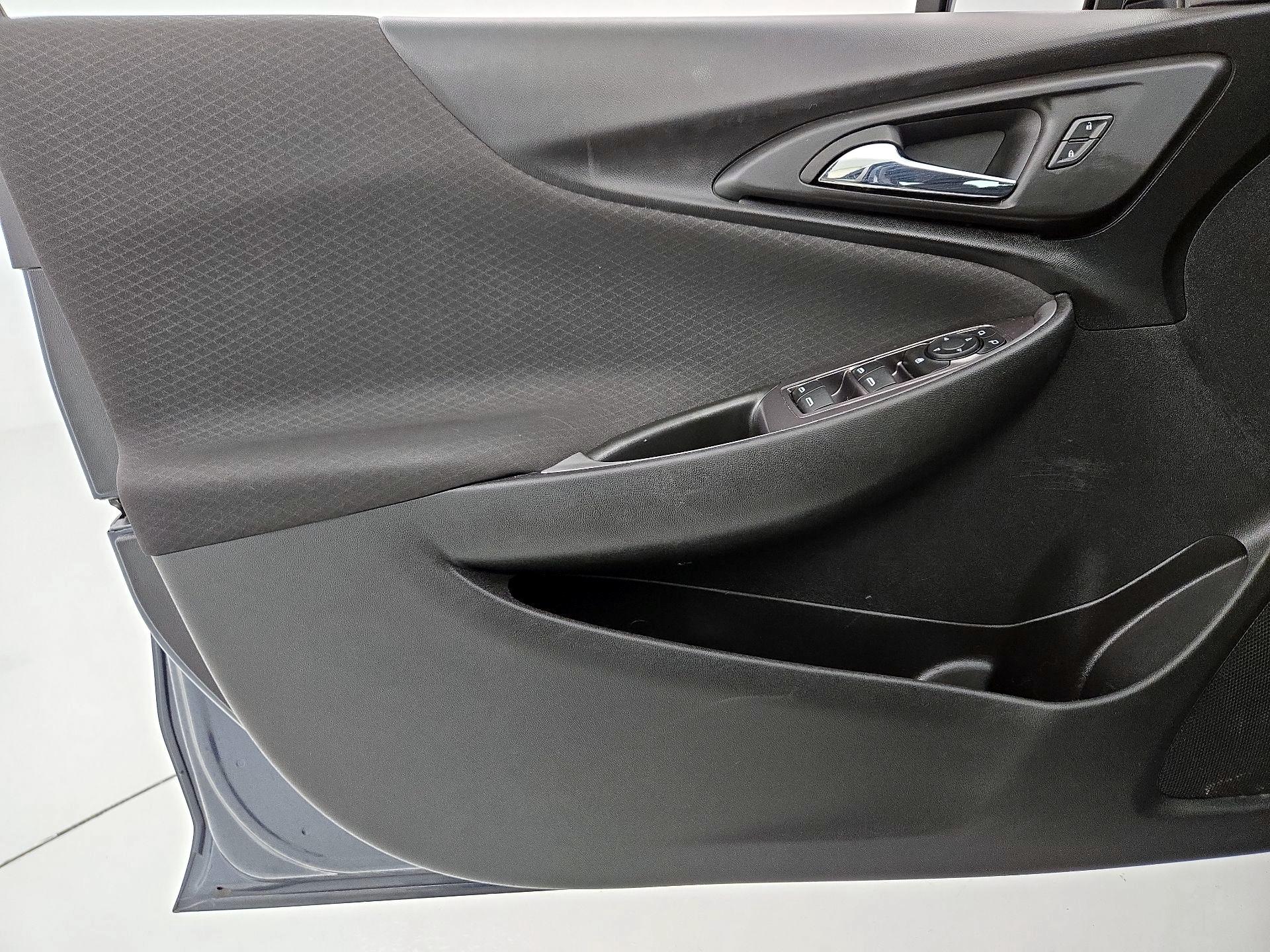 Thumbnail: 2020 Chevrolet Malibu - 12