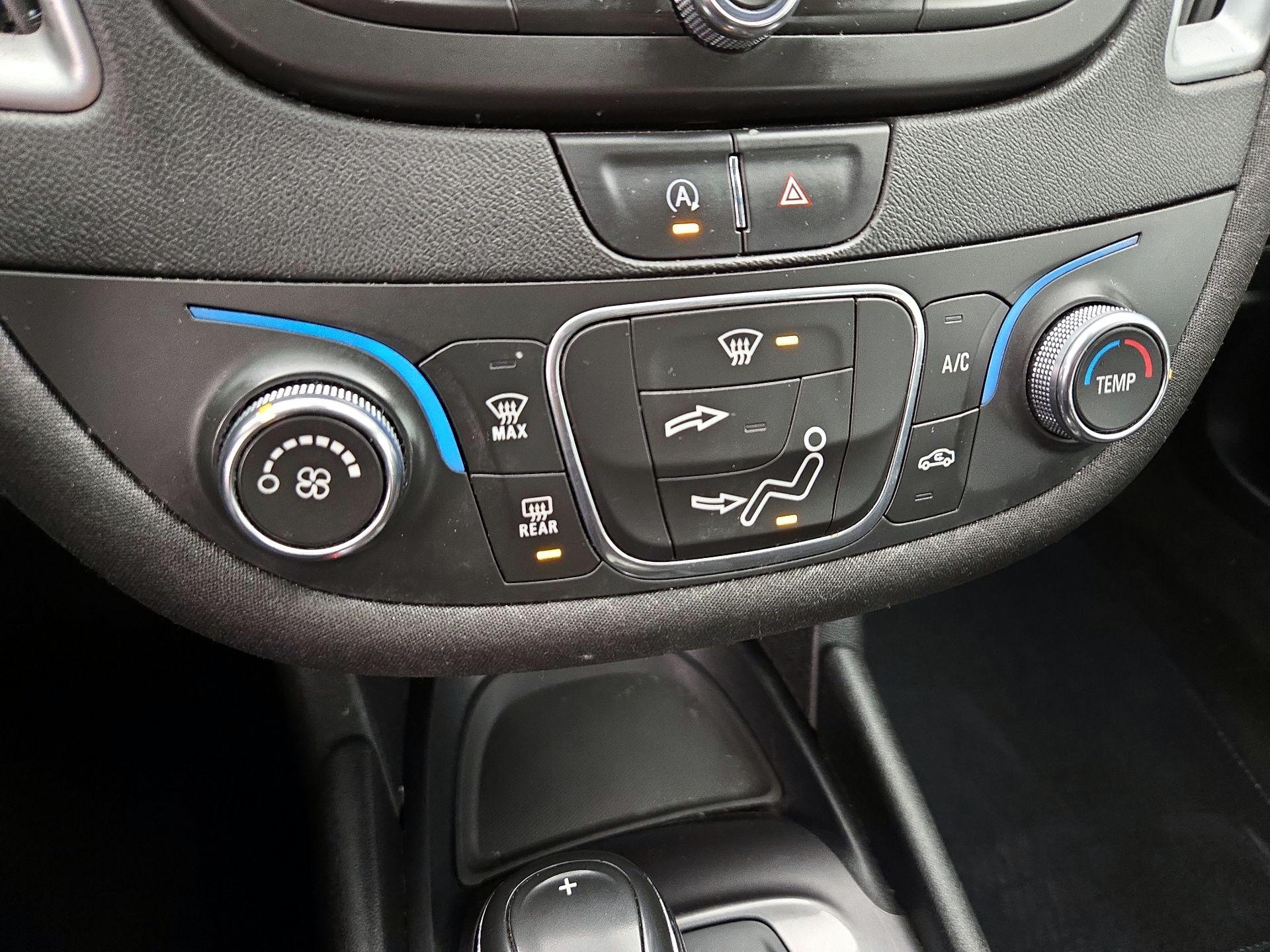 Thumbnail: 2020 Chevrolet Malibu - 16